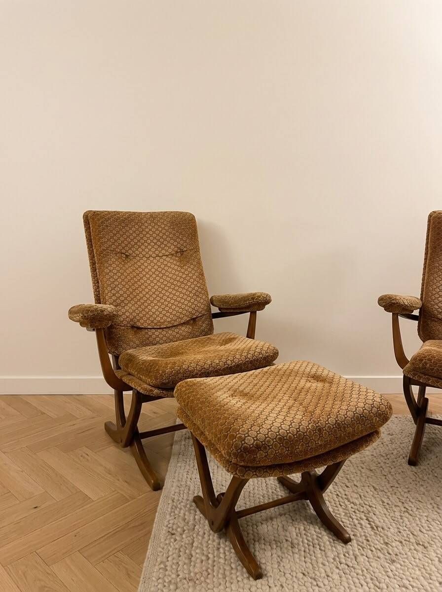 Pair of vintage 70s armchairs in brown and orange velvet with footrest.