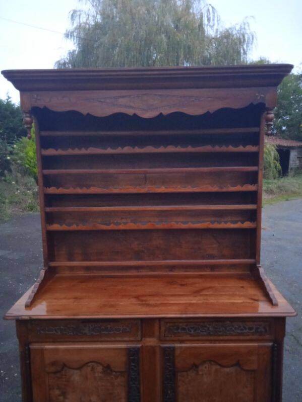 Saintonge dresser