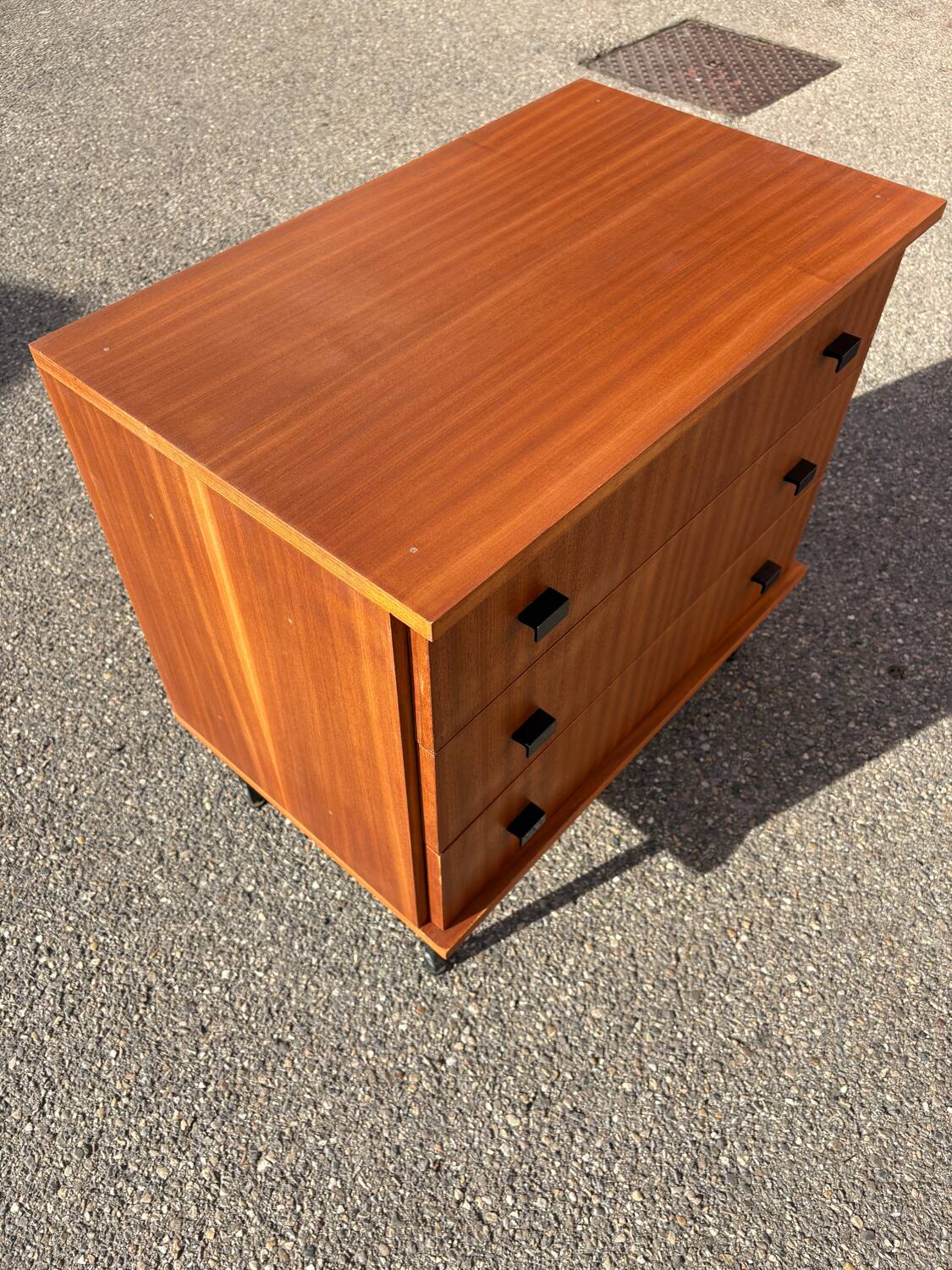 Vintage chest of drawers