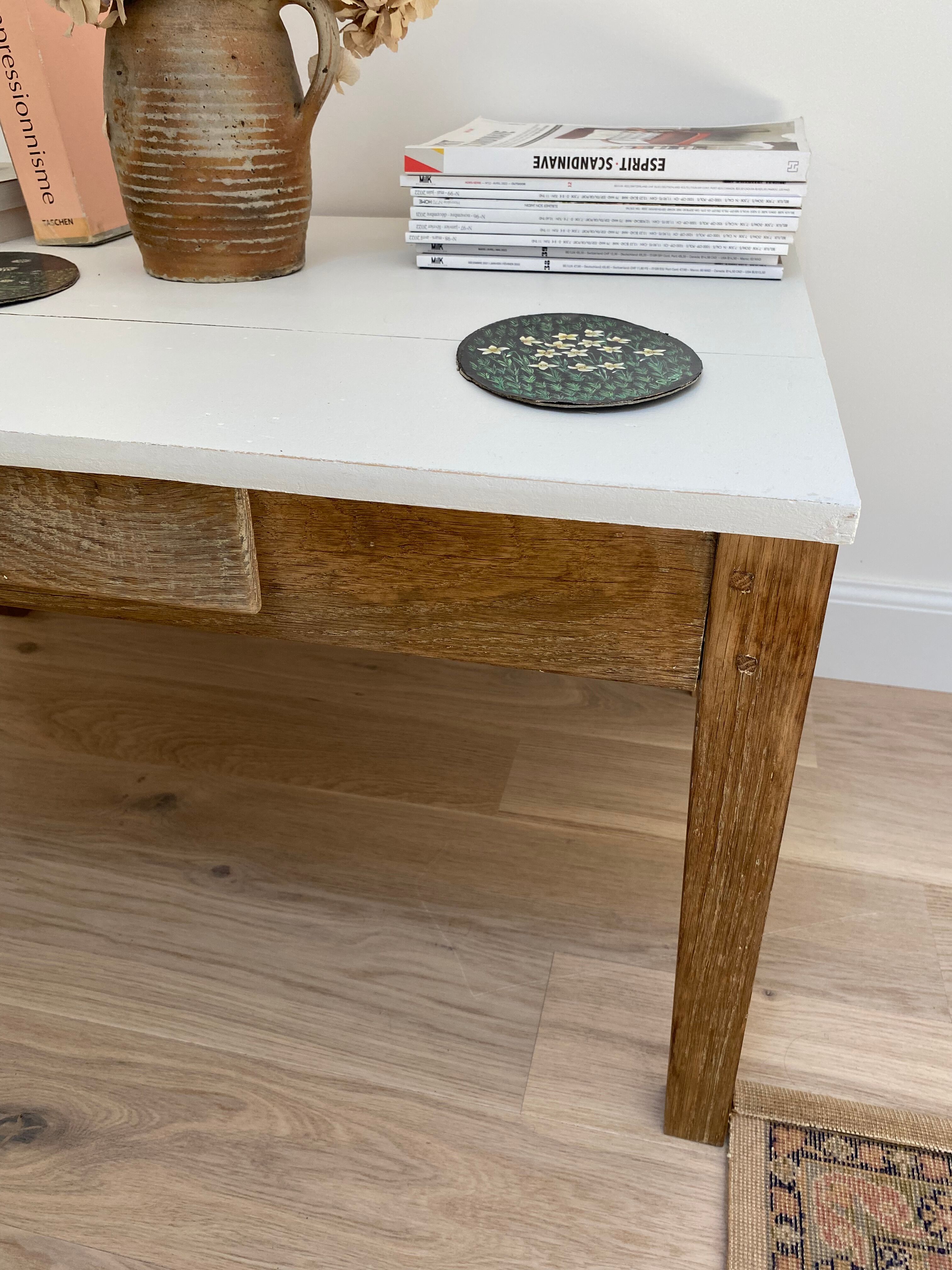 Country coffee table