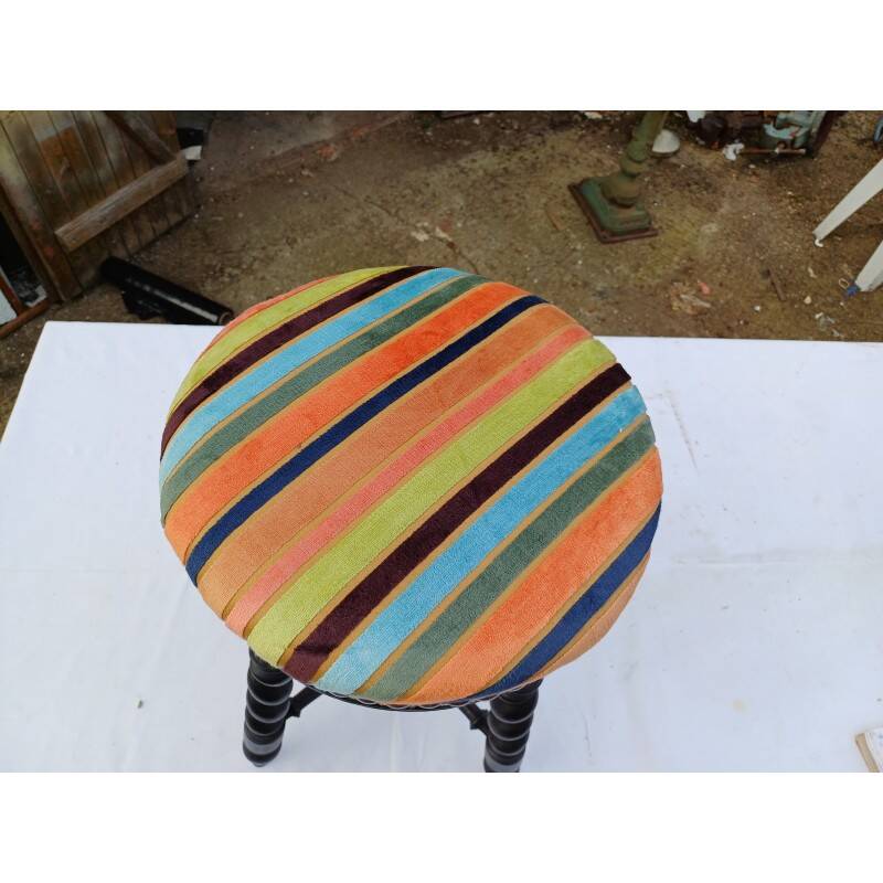 Napoleon III piano stool
