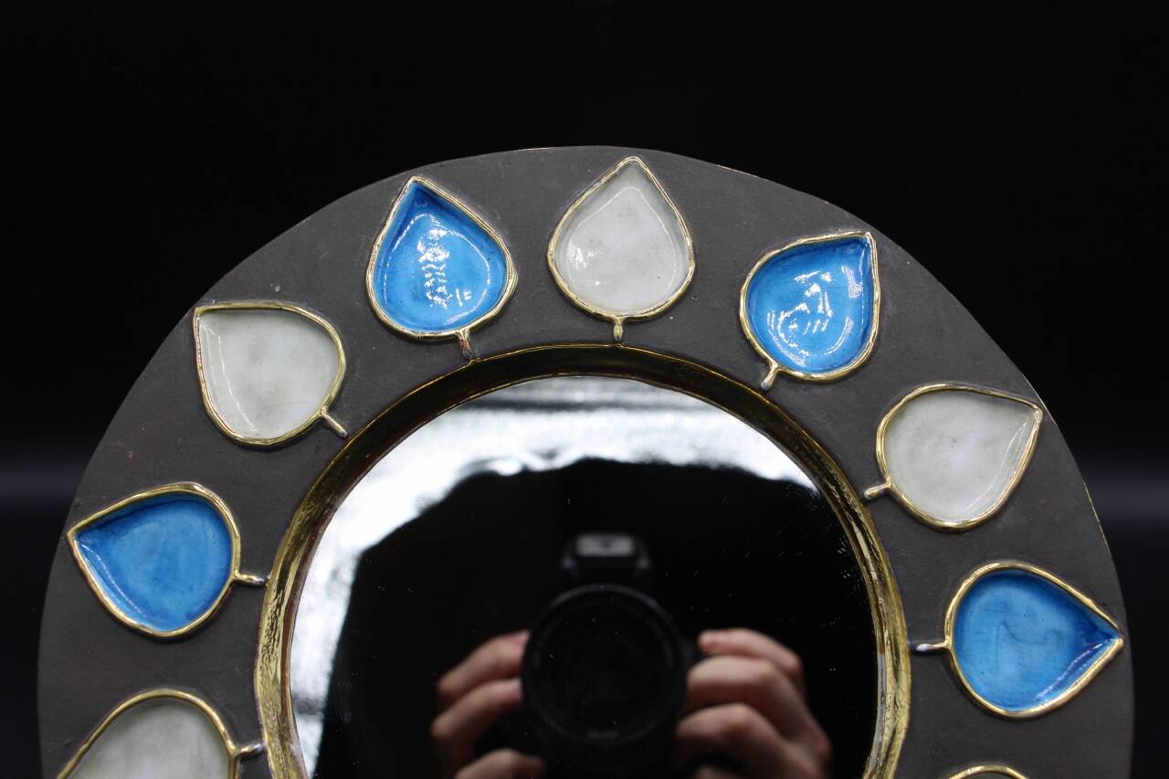 mirror model "pique" by Mithé Espelt