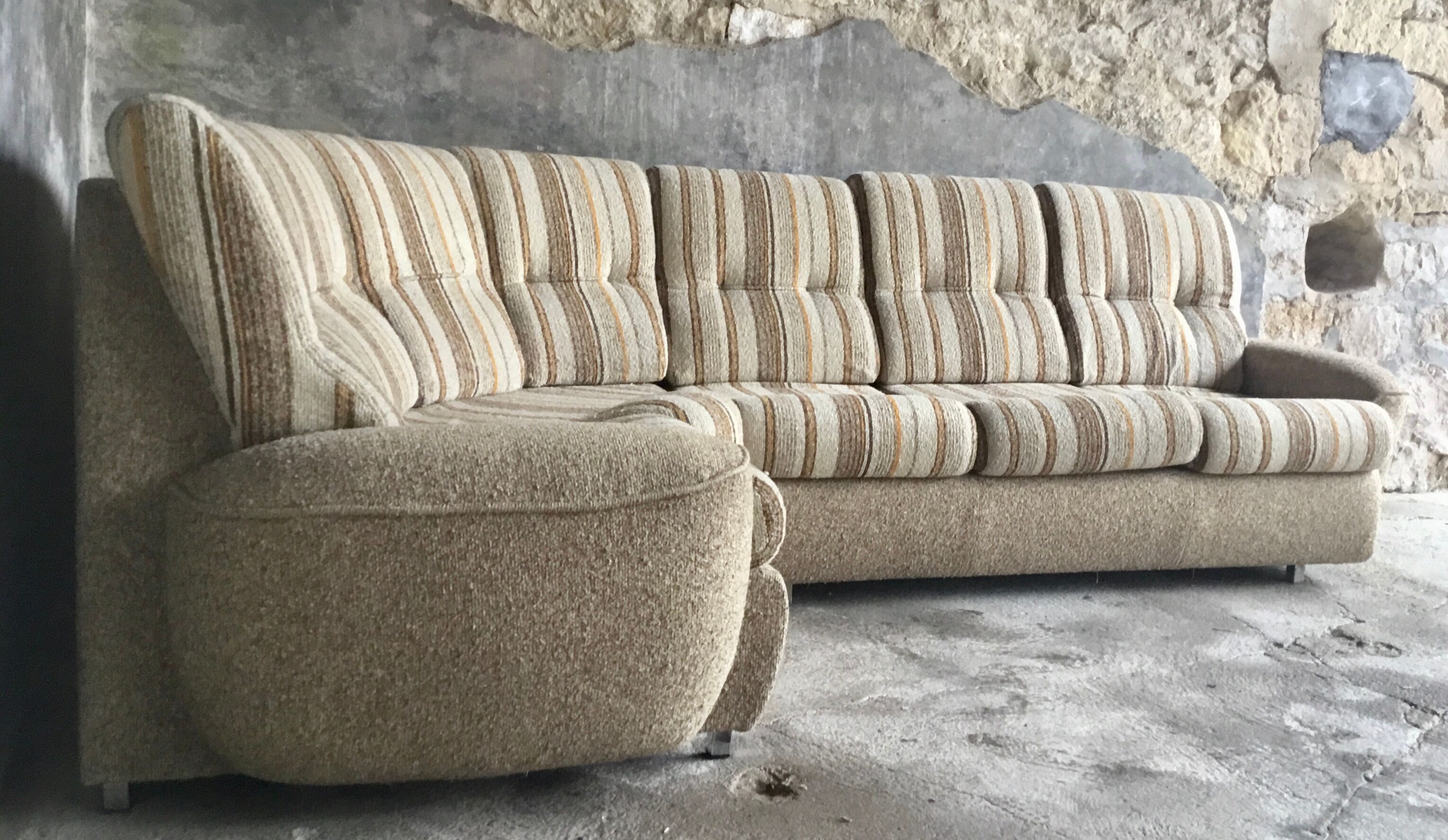 Corner sofa convertible in antique wool brand GMC seats - design 1970