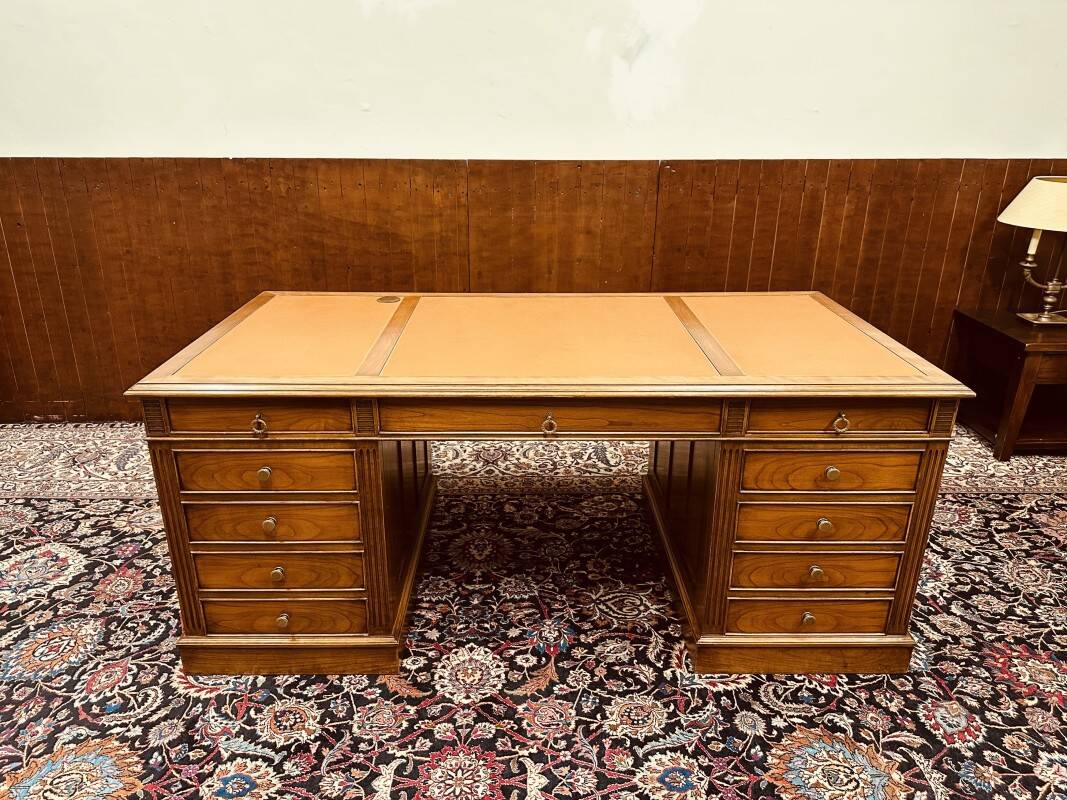 Bureau classique anglais Partnerdesk