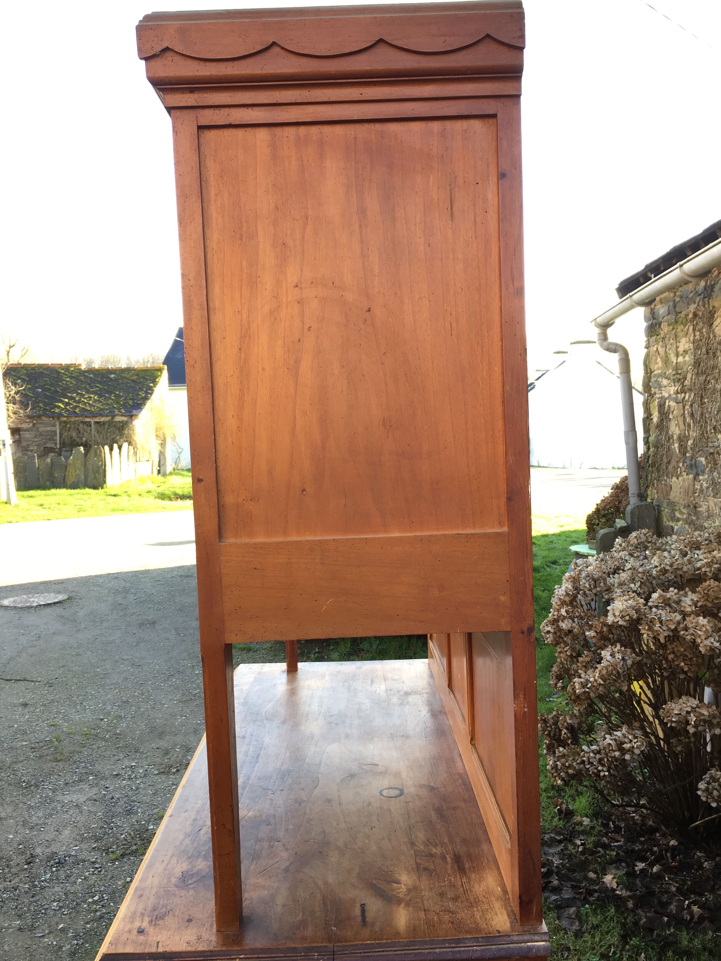 Vintage Parisian buffet with 2 bodies in white poplar wood