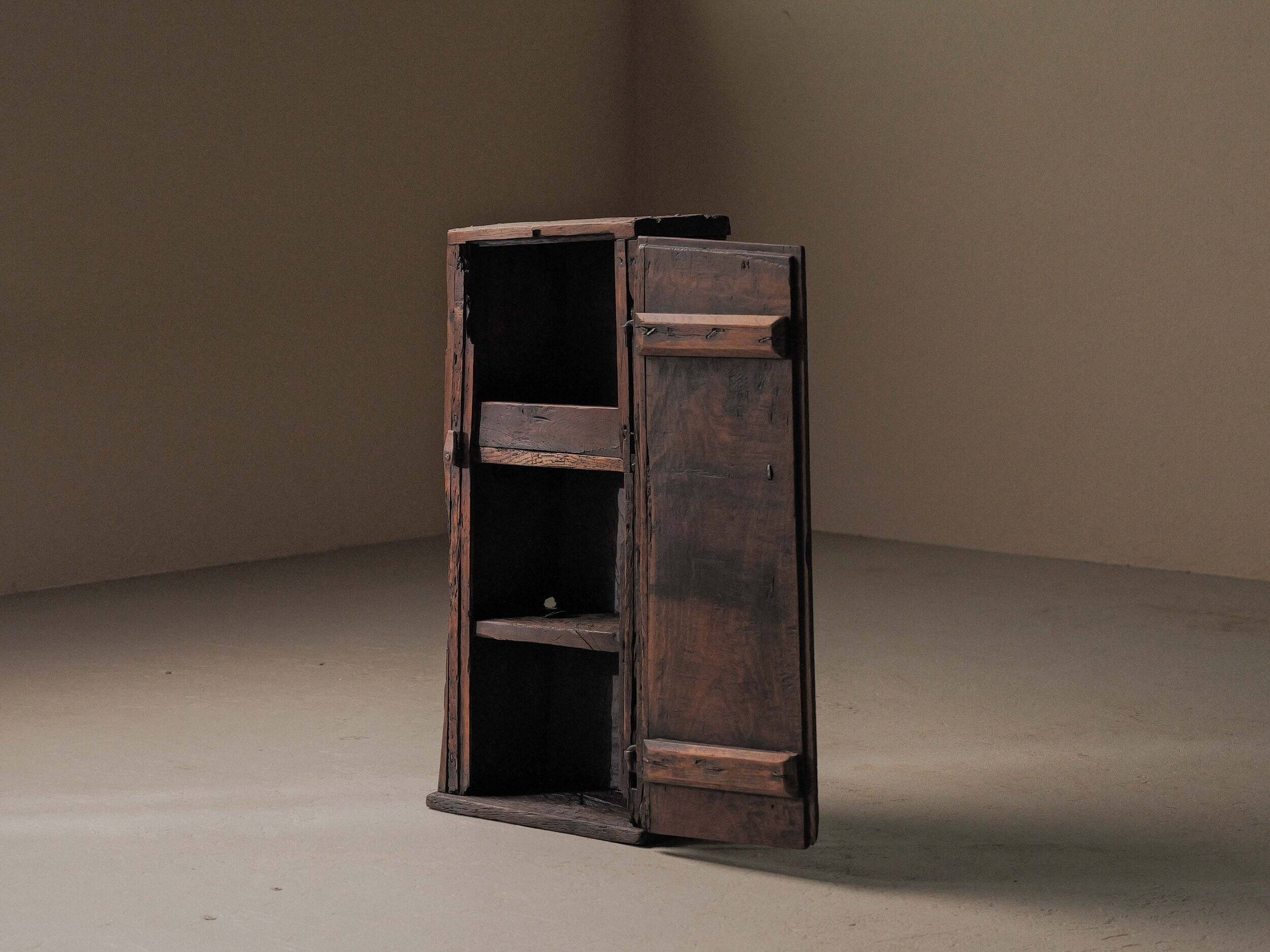 Sculpted furniture from a trunk, Folk art, 19th century
