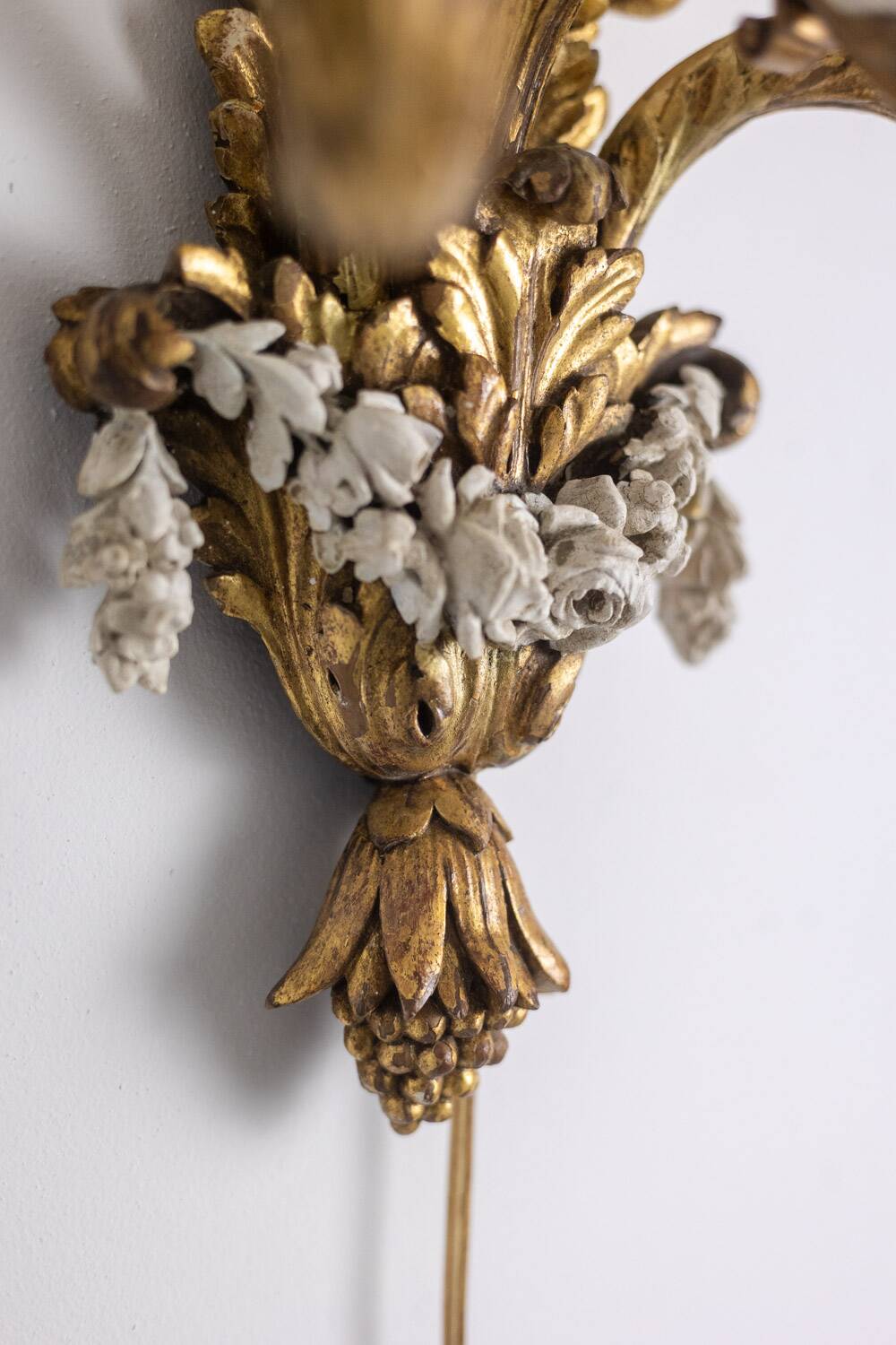 Pair of Louis XVI style wall lights in gilded and lacquered wood. Circa 1900.