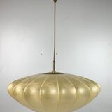 Lampe suspendue en forme de cocon OVNI du milieu du siècle avec laiton dans le style d'Achille Castiglioni, années 1960