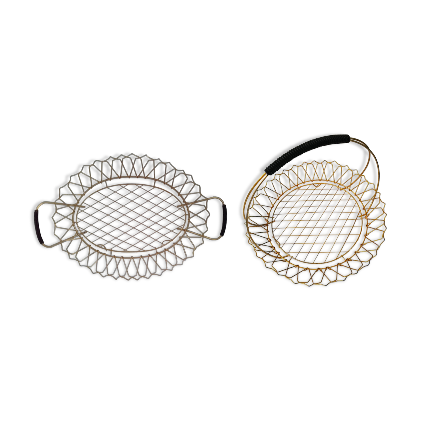 Lot 2 brass baskets and scoubidou 60s