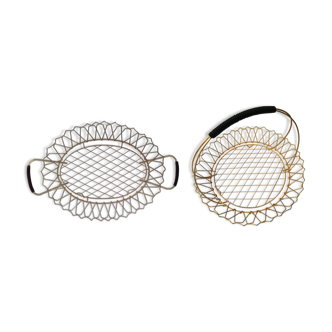 Lot 2 brass baskets and scoubidou 60s