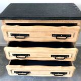 Commode en bois massif