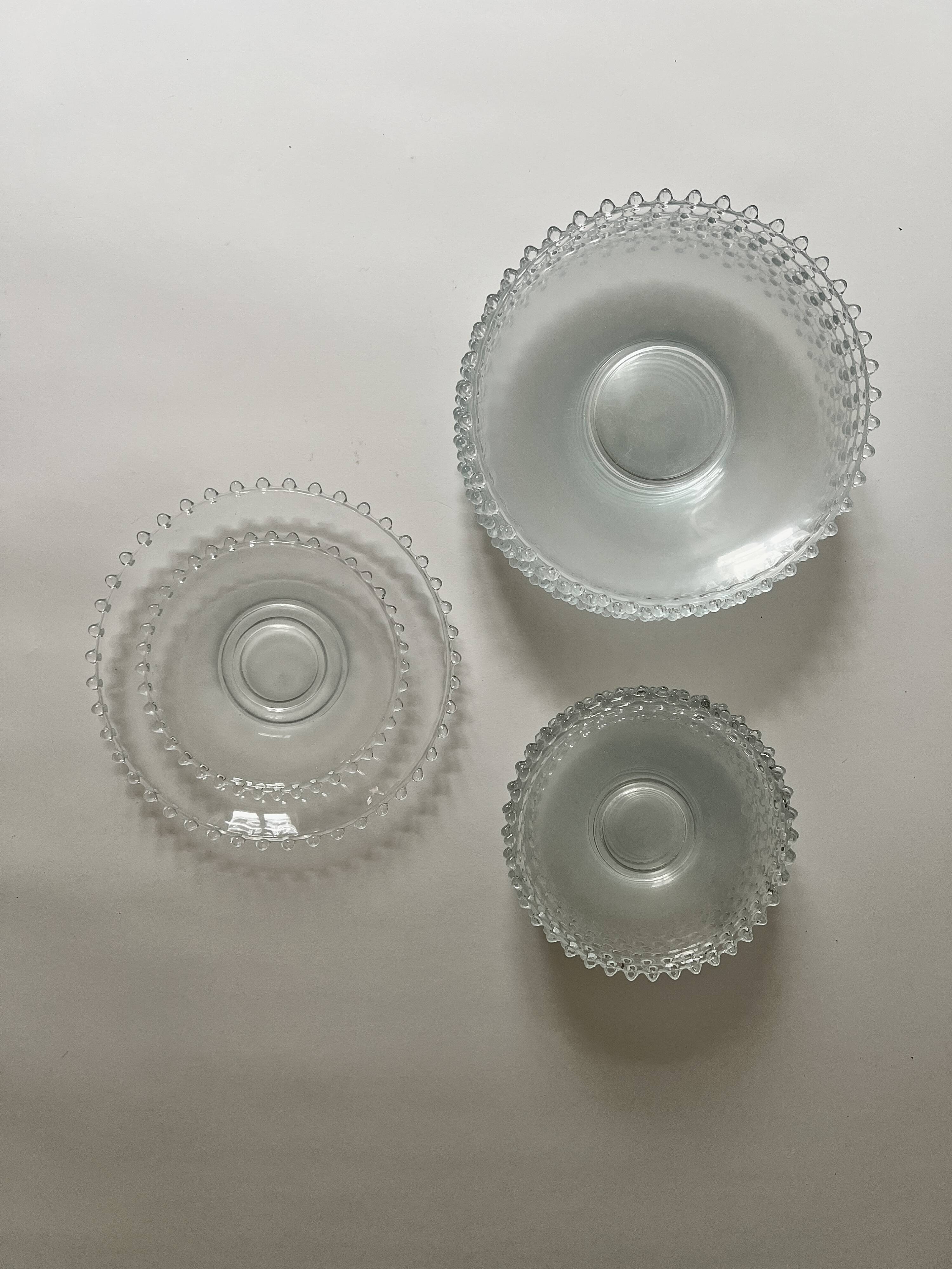 19-piece set of plates and dessert plates in bubbled glass