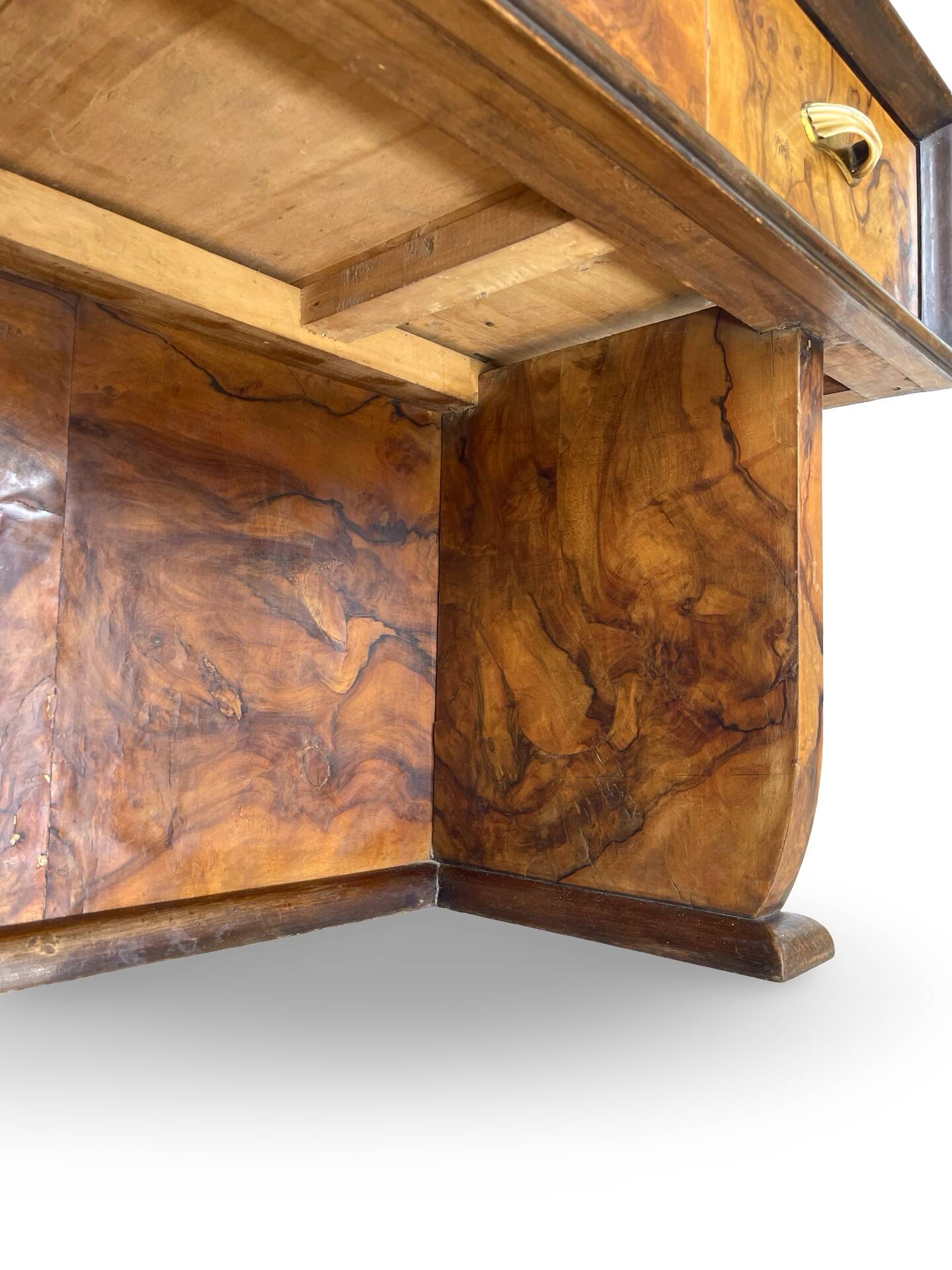Italian burl walnut art deco console table, 1930s.