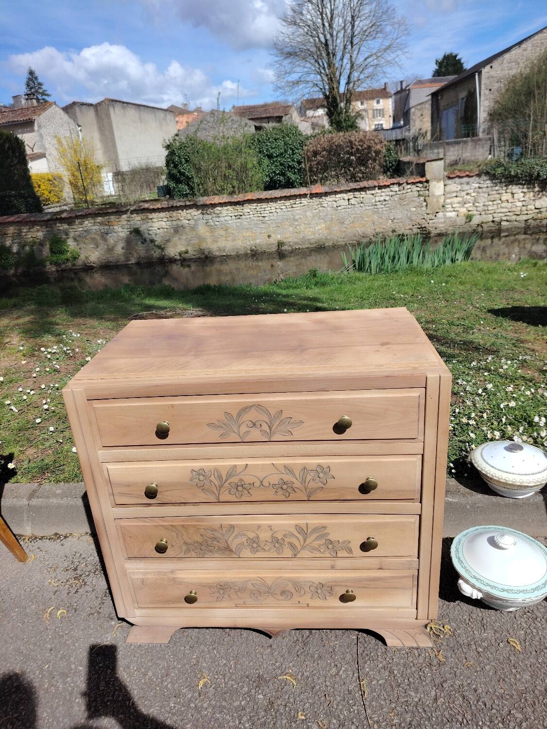 Art Deco chest of drawers