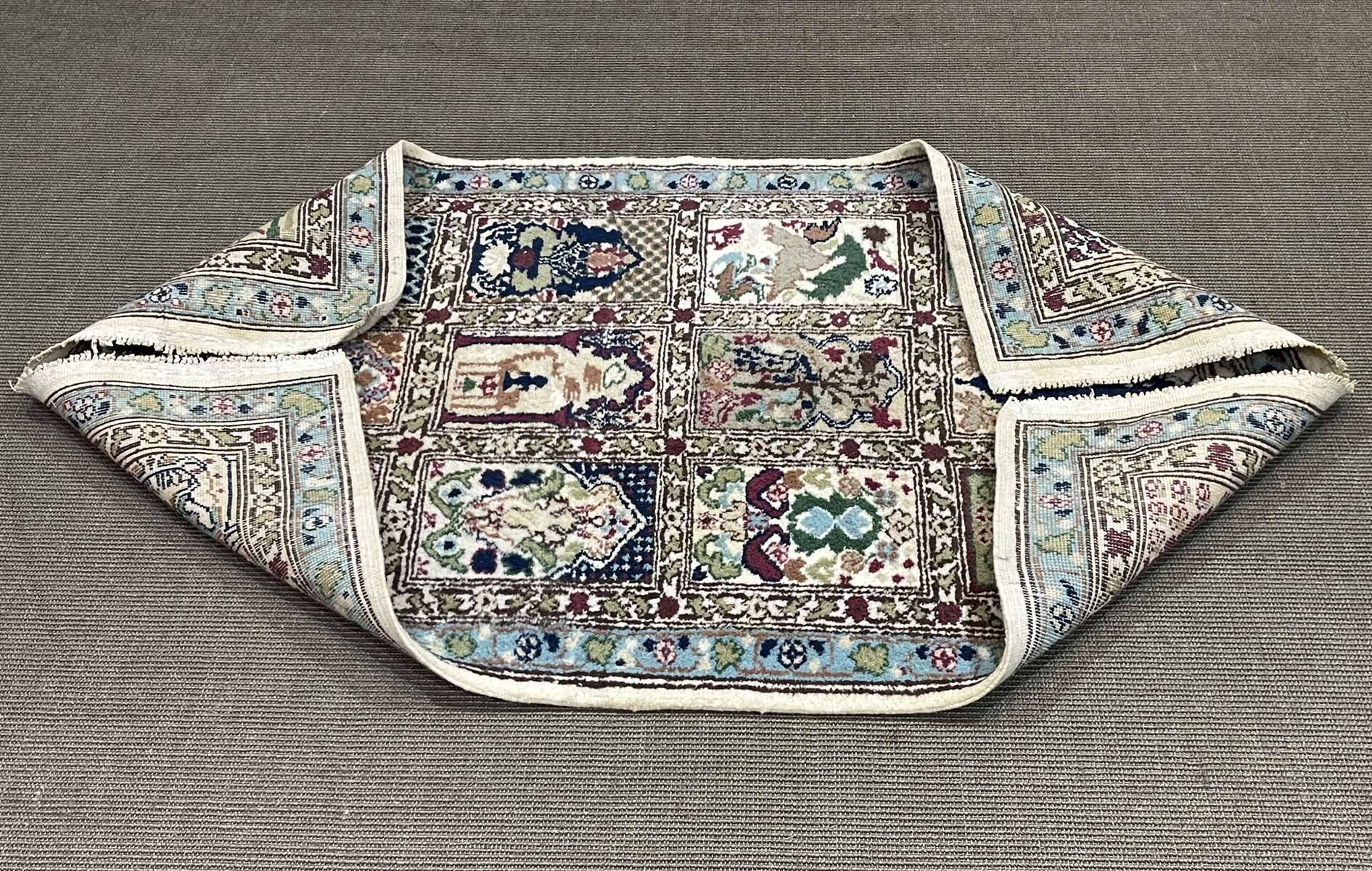 Handmade Moroccan wool rug - 1m64 x 95cm.