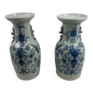 paire de vases balustres - porcelaine