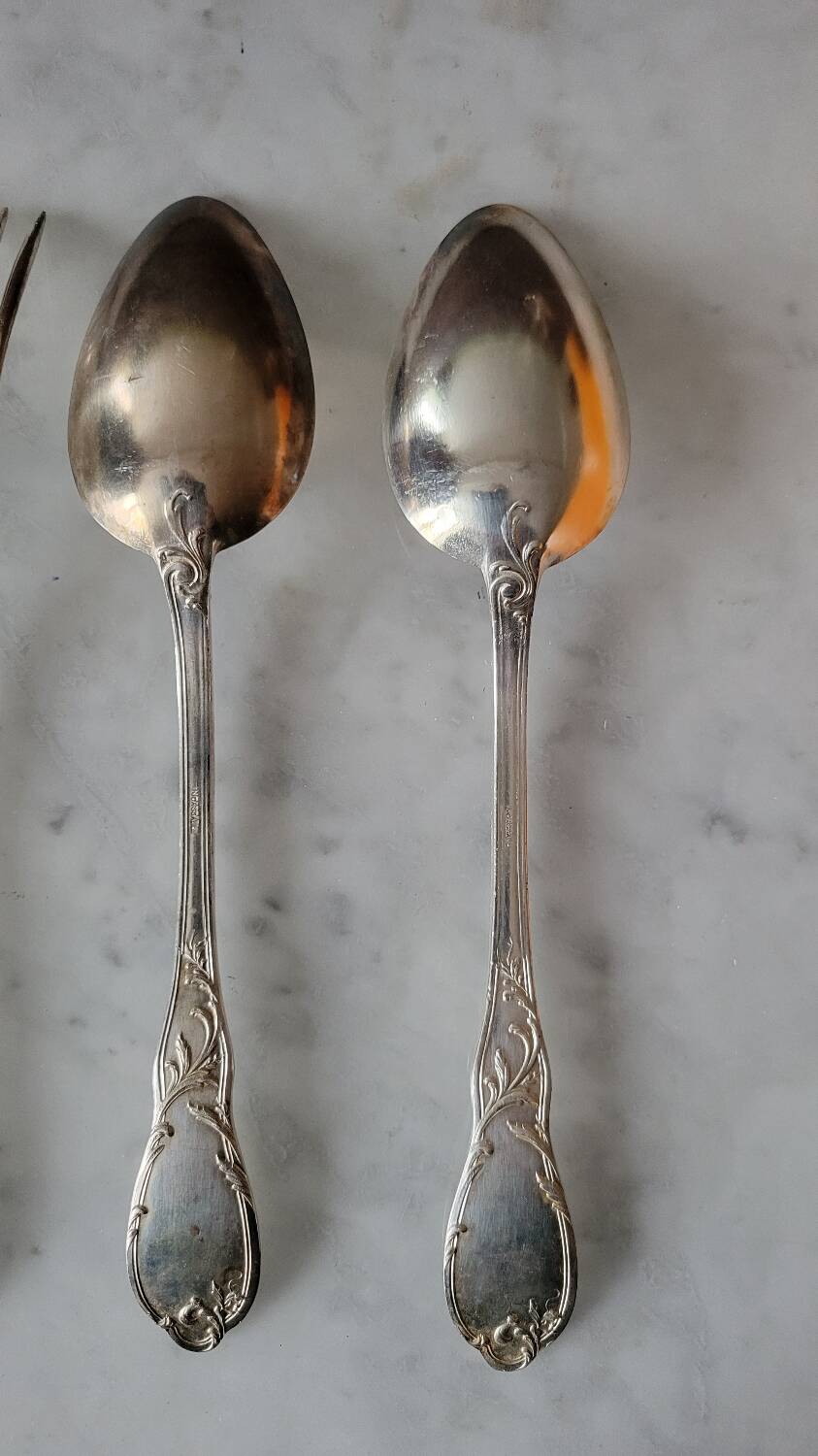 Silver-plated metal cutlery set