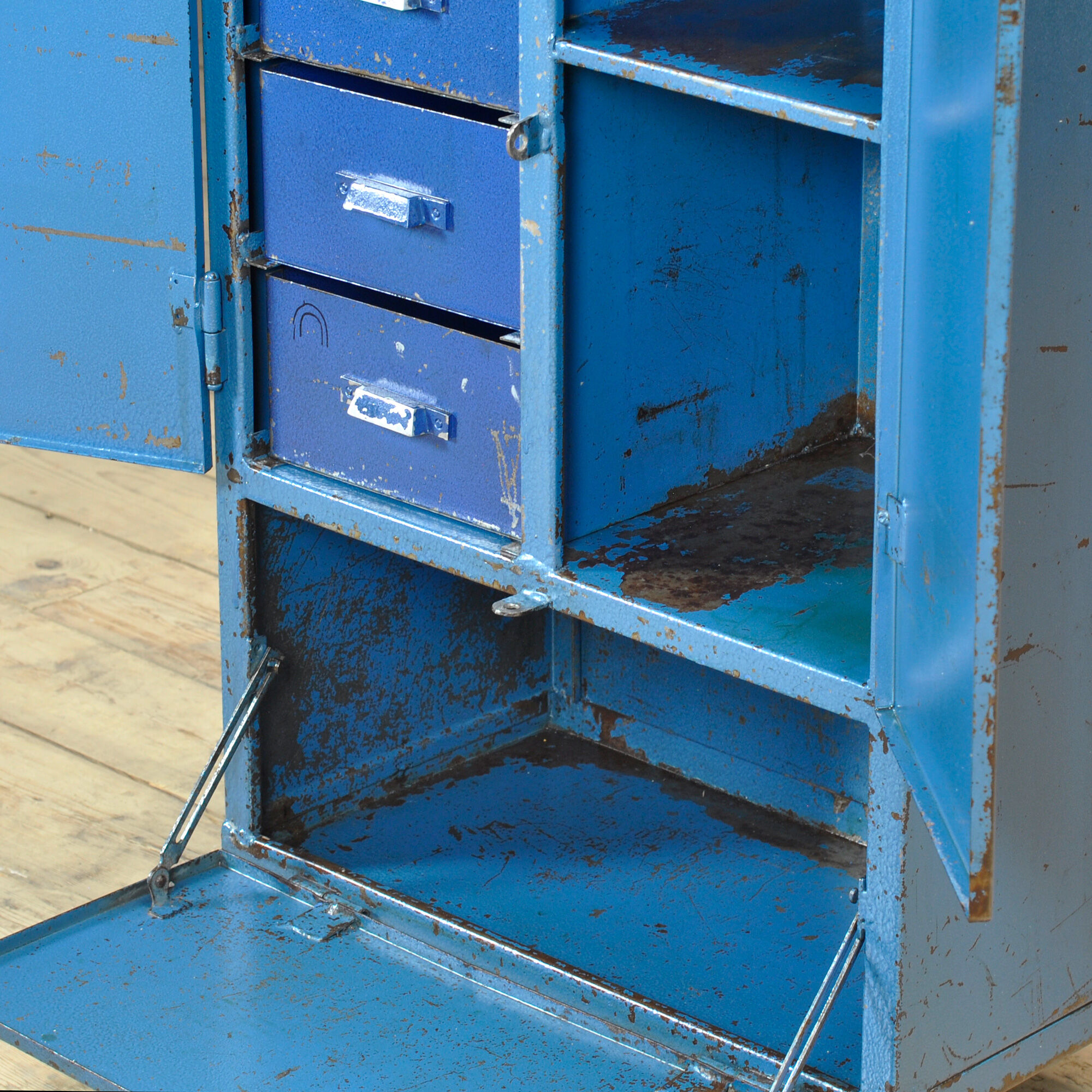 Industrial four-drawer cabinet from the 1970s
