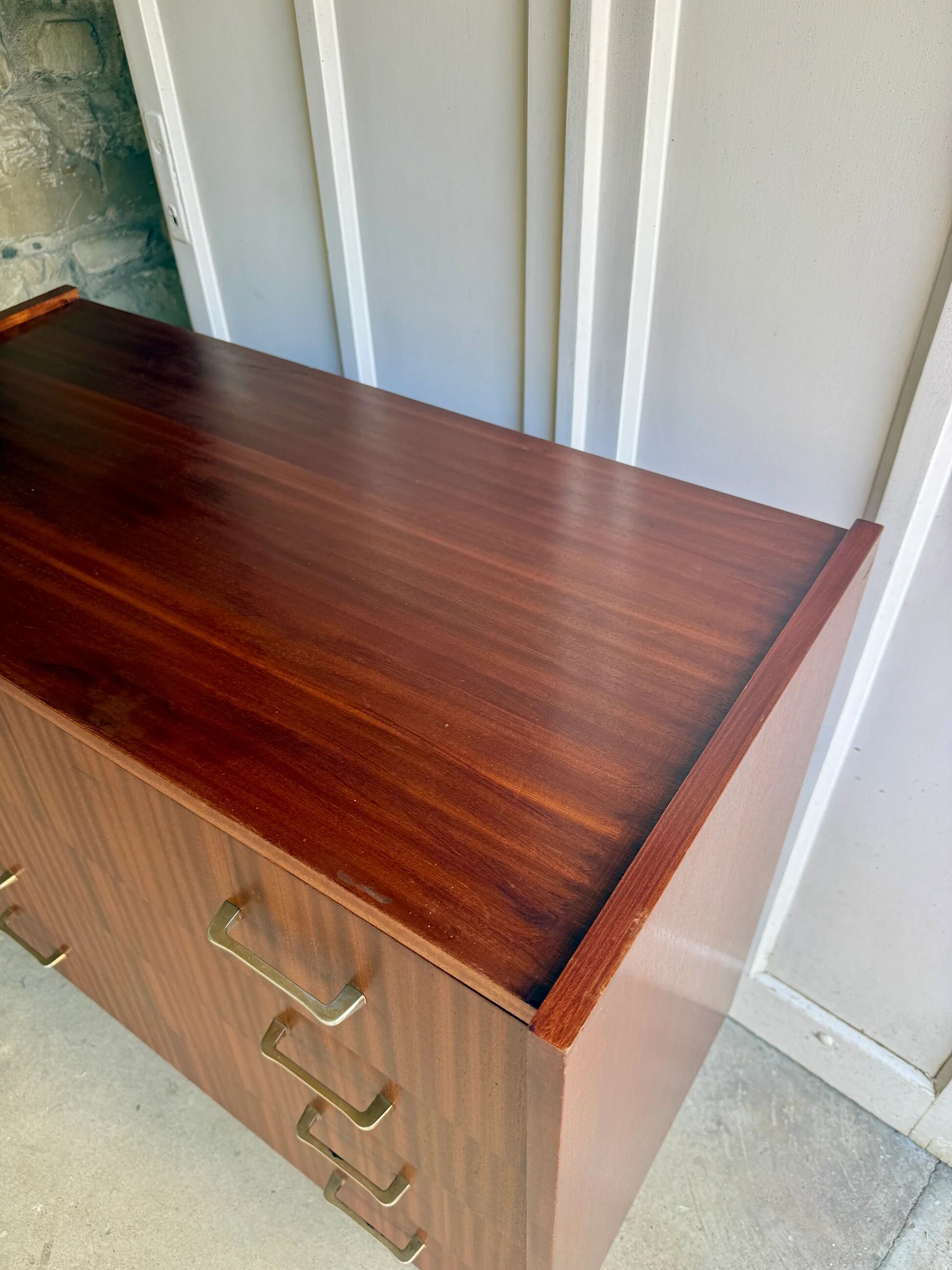 Mid-century commode style