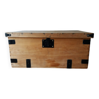 Solid pine toy chest