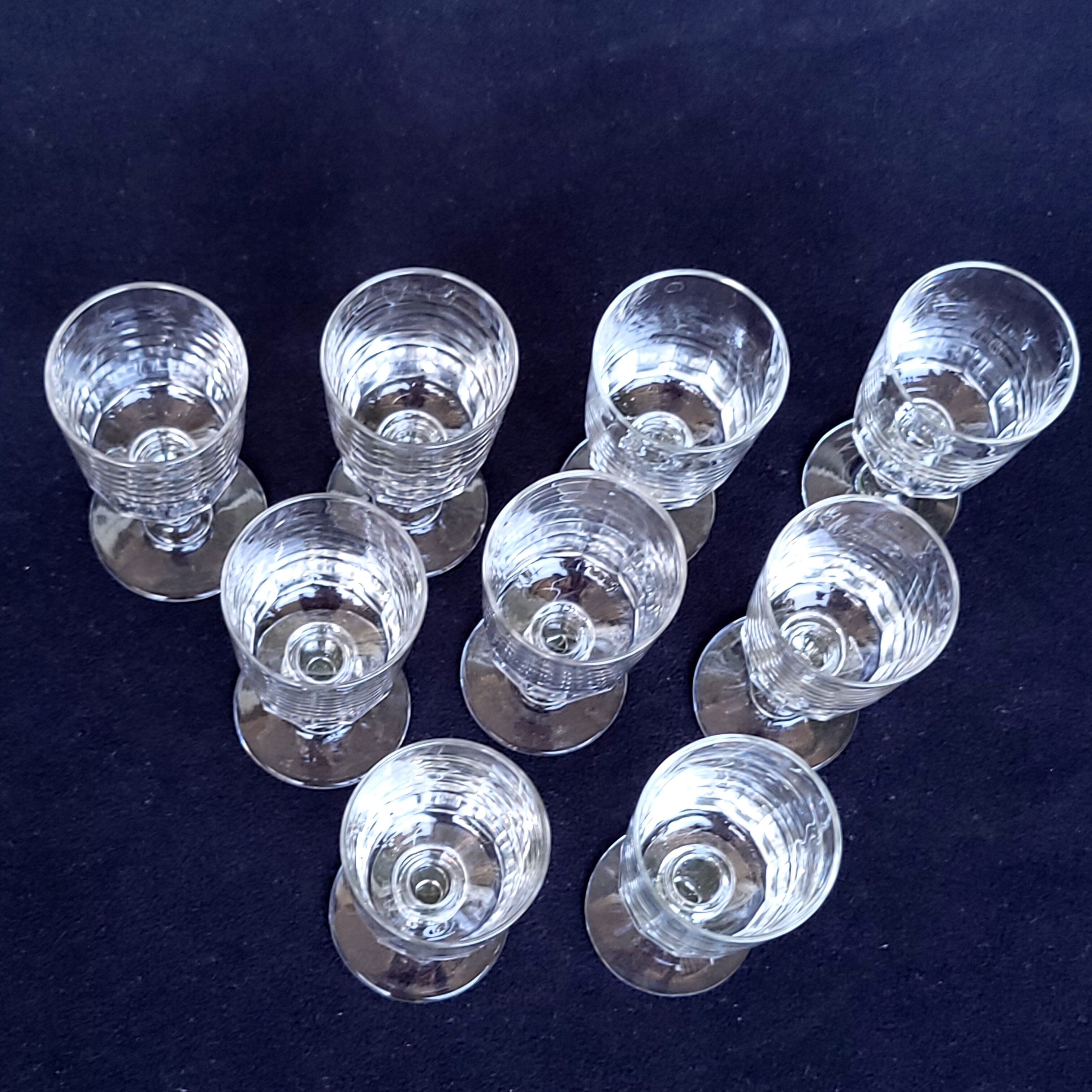 9 old wine glasses or liqueur XIXth in glass cut with 11 sides