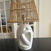 Lampe vintage en céramique ajourée