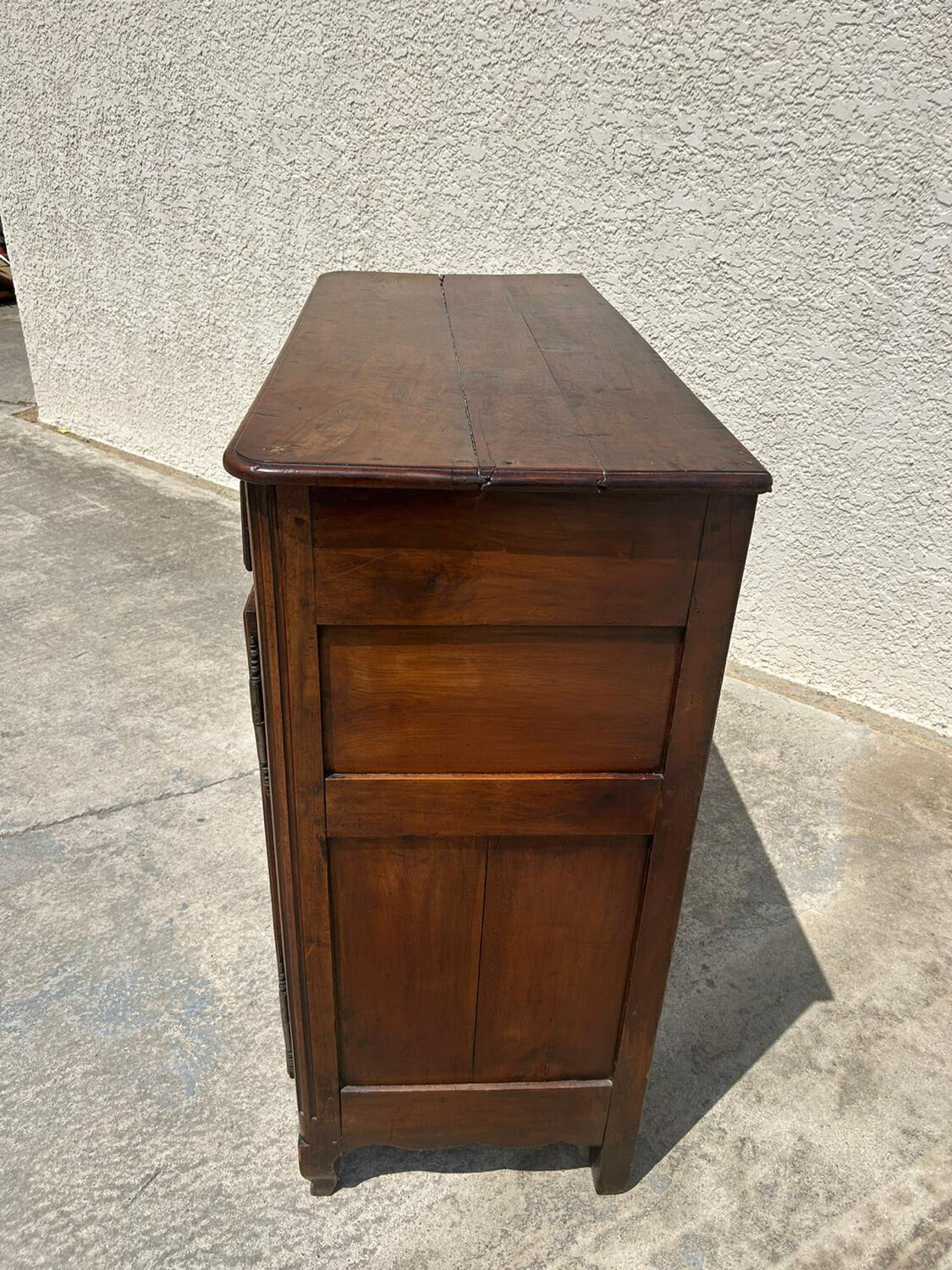 Antique Louis XV sideboard in solid wood