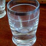 Verres anciens à liqueurs