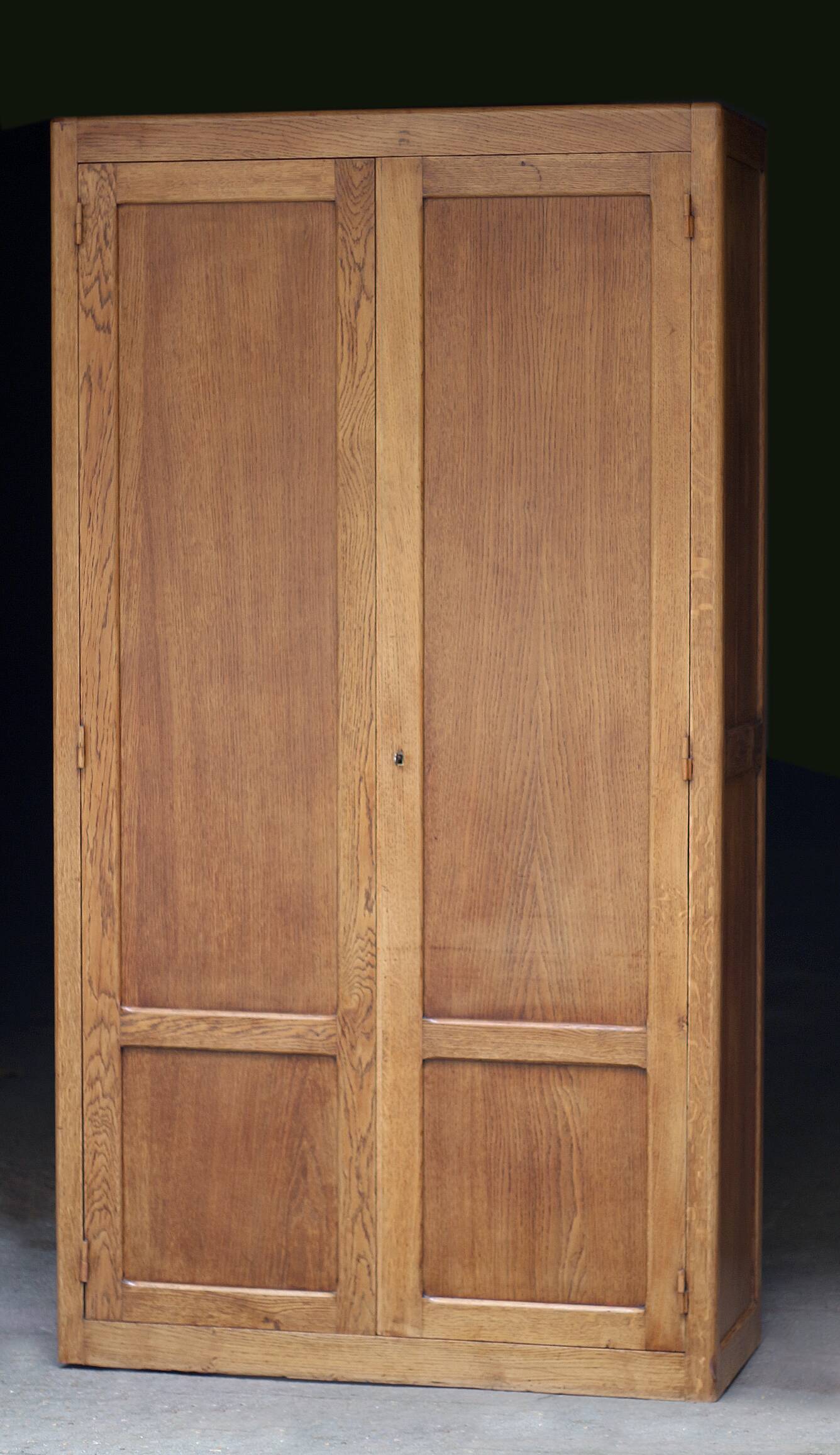 Armoire parisienne d'administration