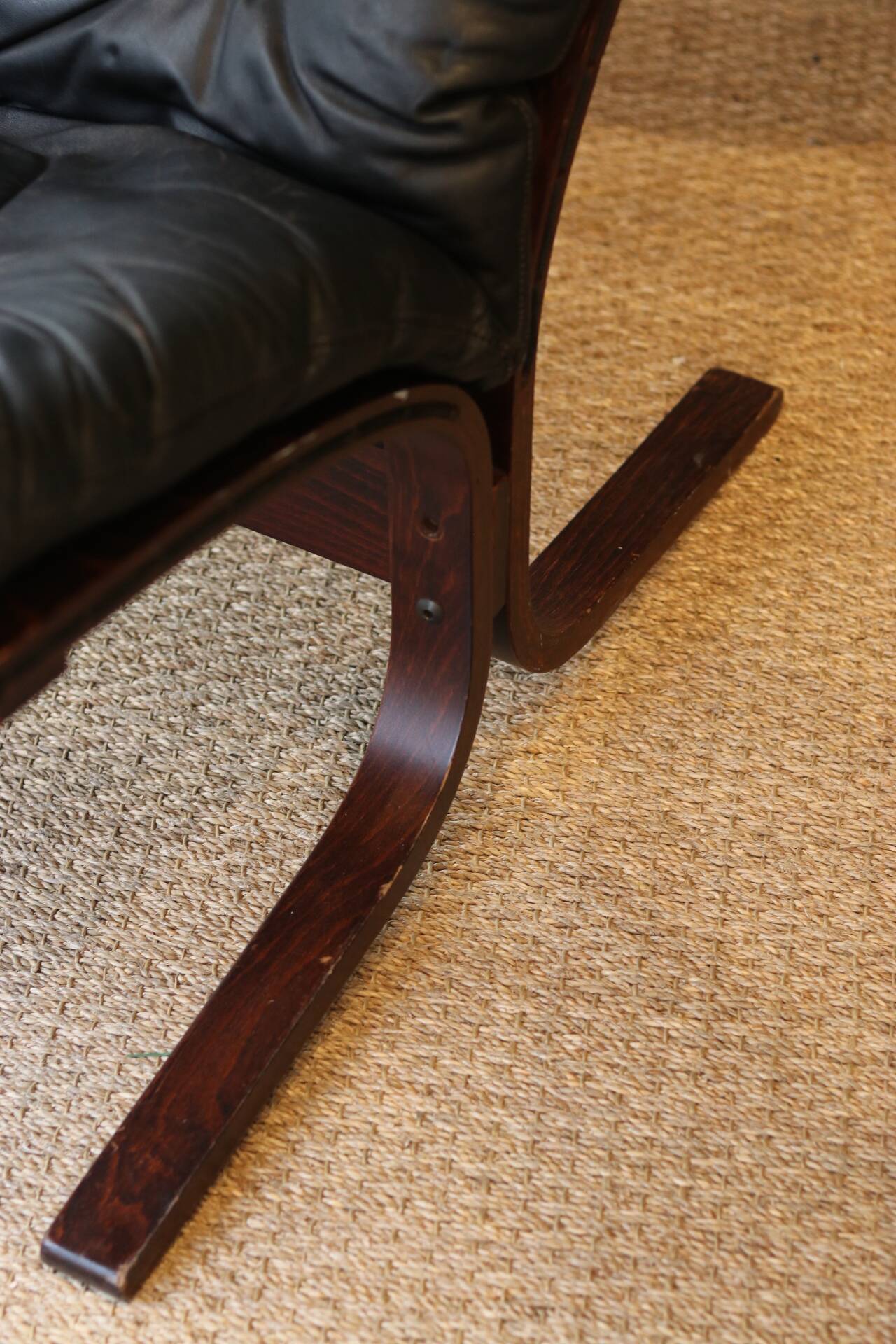 Fauteuil Siesta, Ingmar Relling, cuir noir