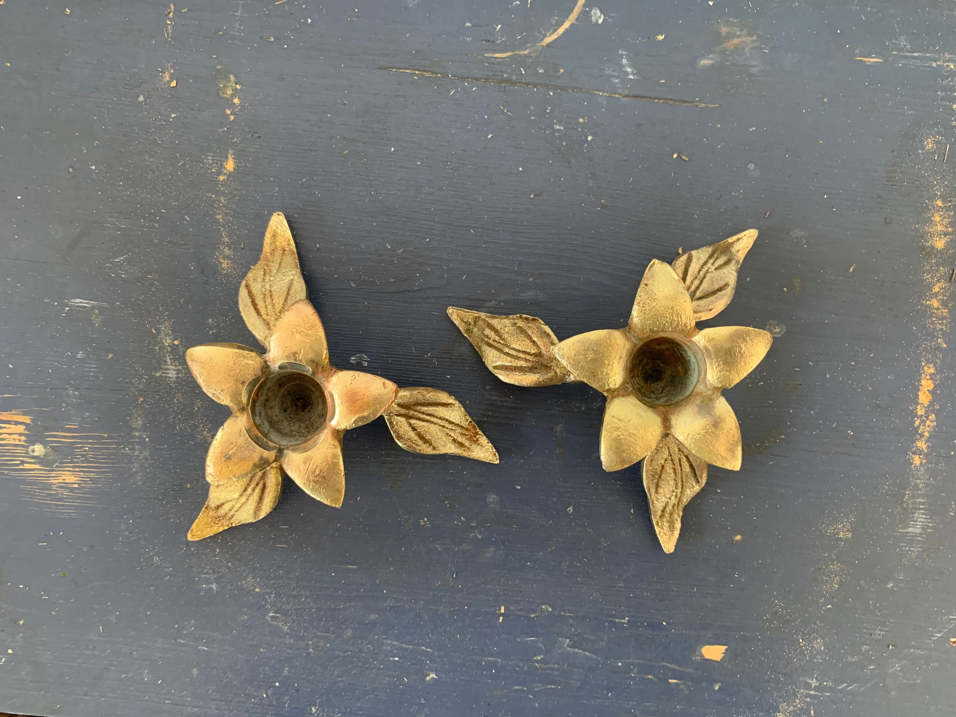 Set of 2 bronze candle holders