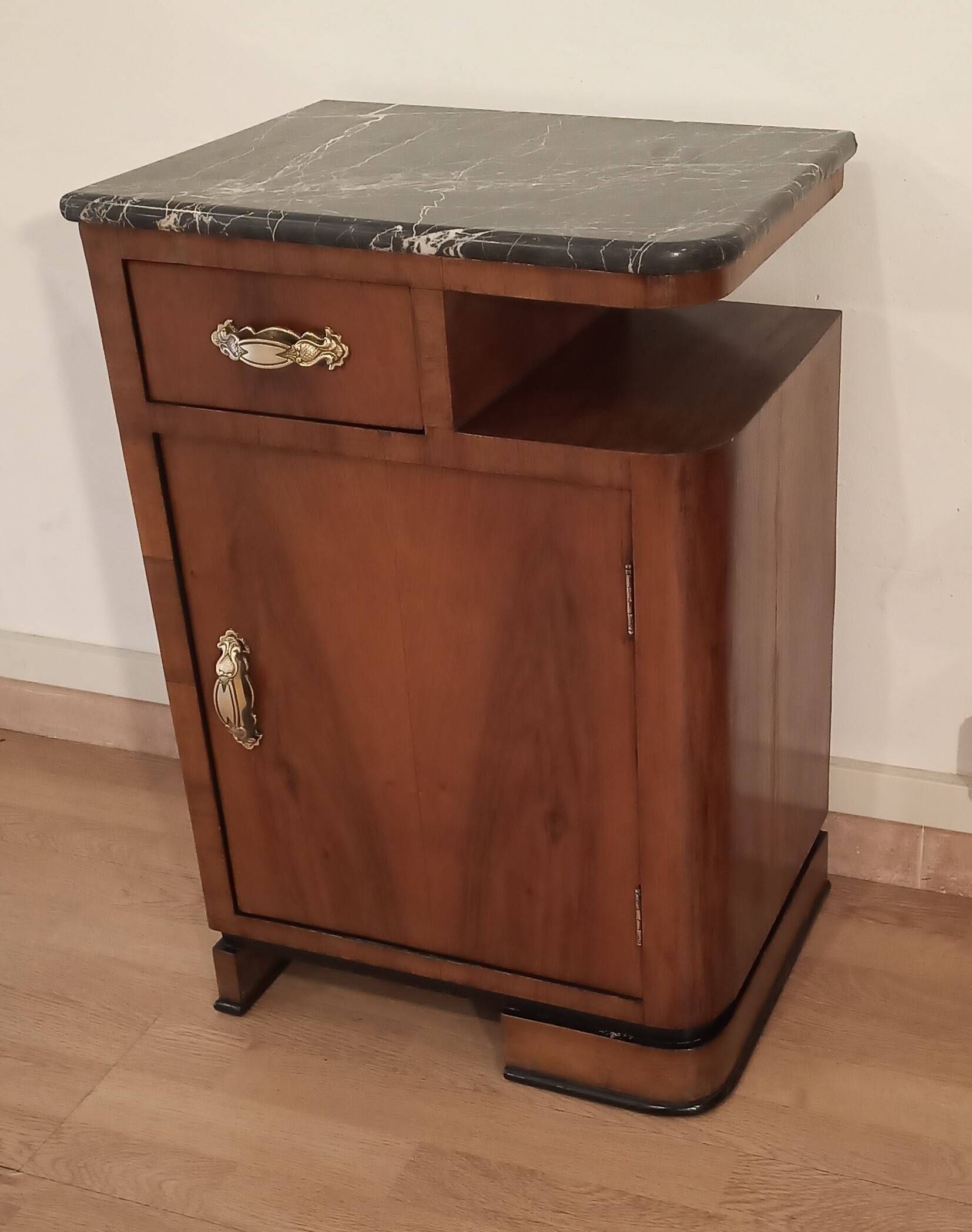 Art Deco Italian Bedside Tables in Walnut, Set of 2