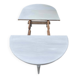 Extendable half-moon table