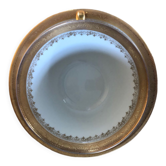 Tasse et soucoupe en porcelaine