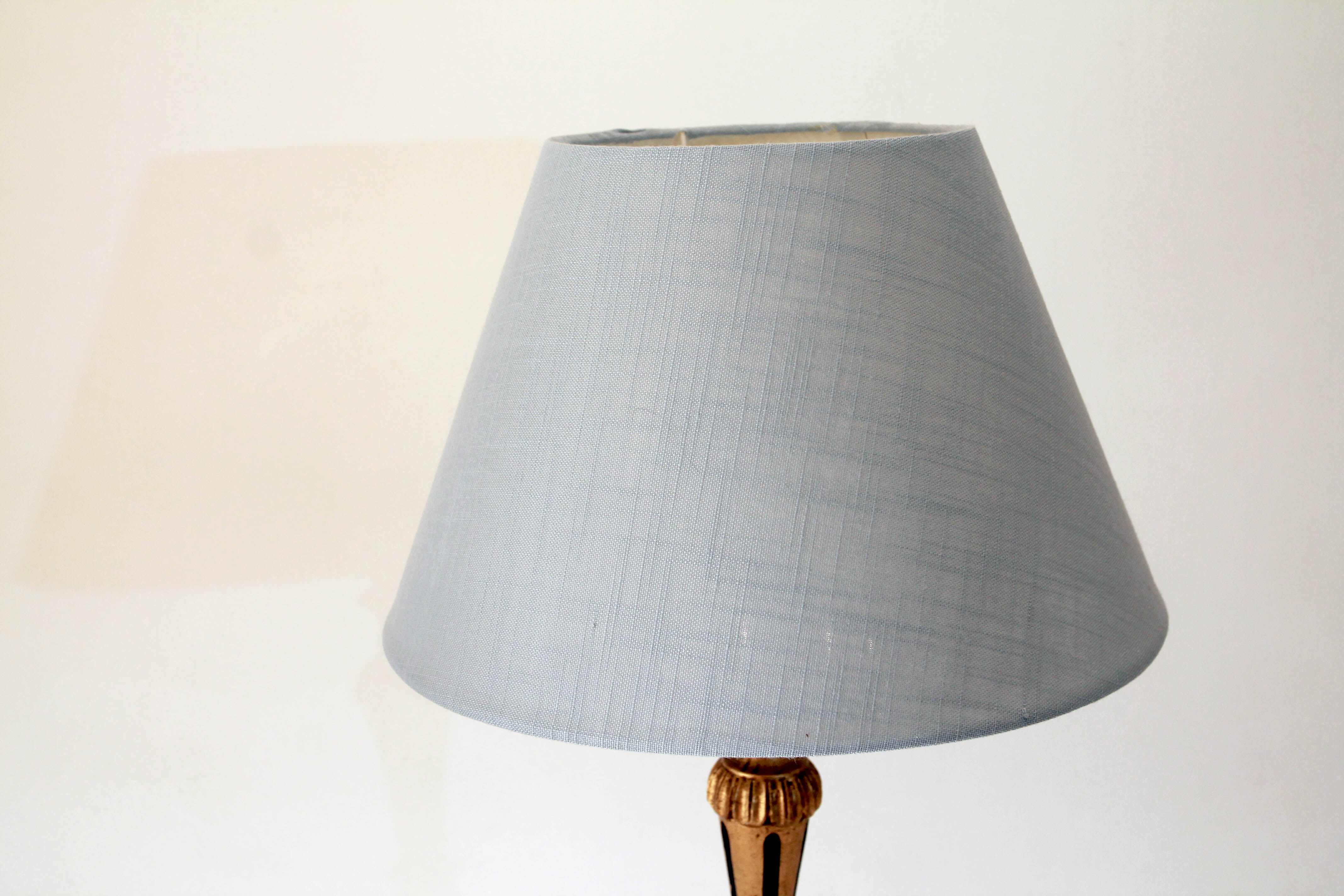Lampe en bois doré