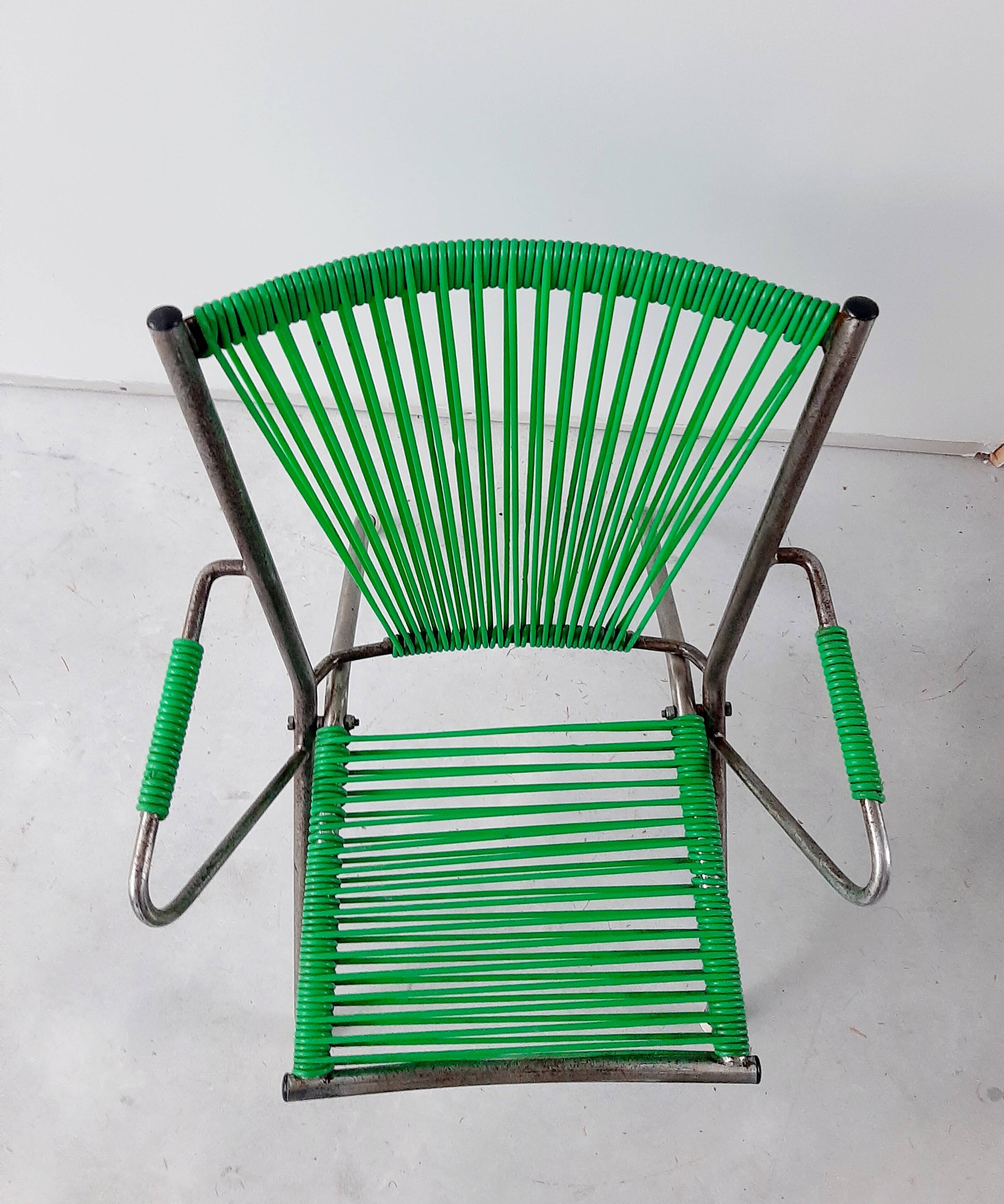 Child green scoubidou chair