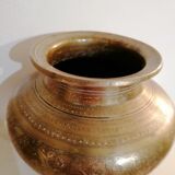 Pot à eau (vase) bénite antique en laiton d'Inde