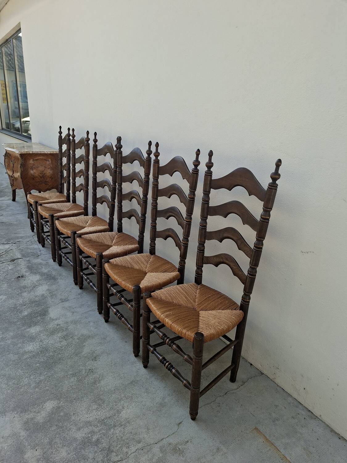 Set of 6 high-backed straw-seated chairs in solid oak from the early 1900s.