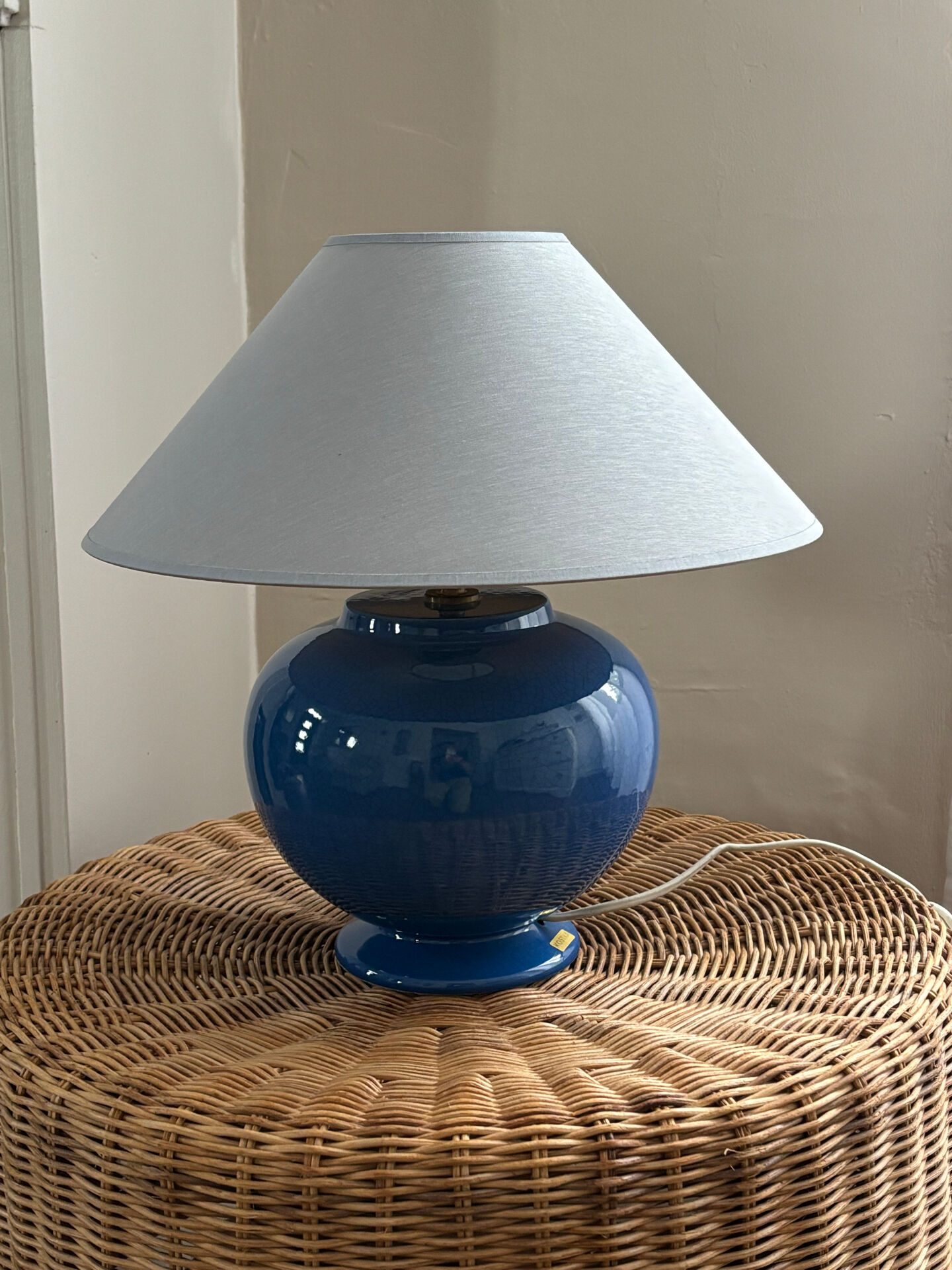 Cracked ceramic lamp Kostka