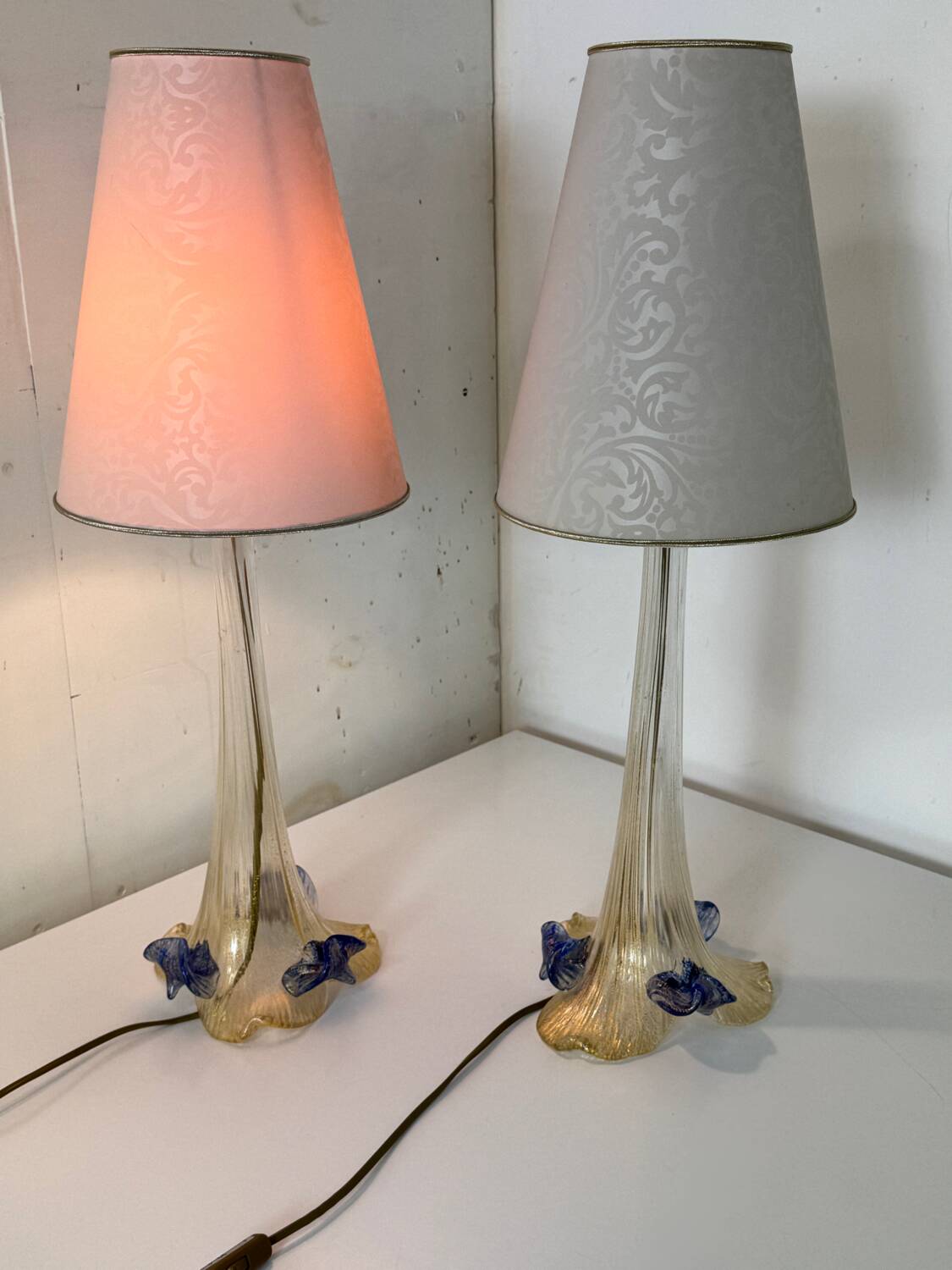 Set de 2 lampes de table italiennes vénitiennes vintage romantiques en verre de Murano.