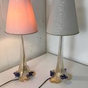 Set of 2 vintage romantic Venetian Italian table lamps in Murano glass.