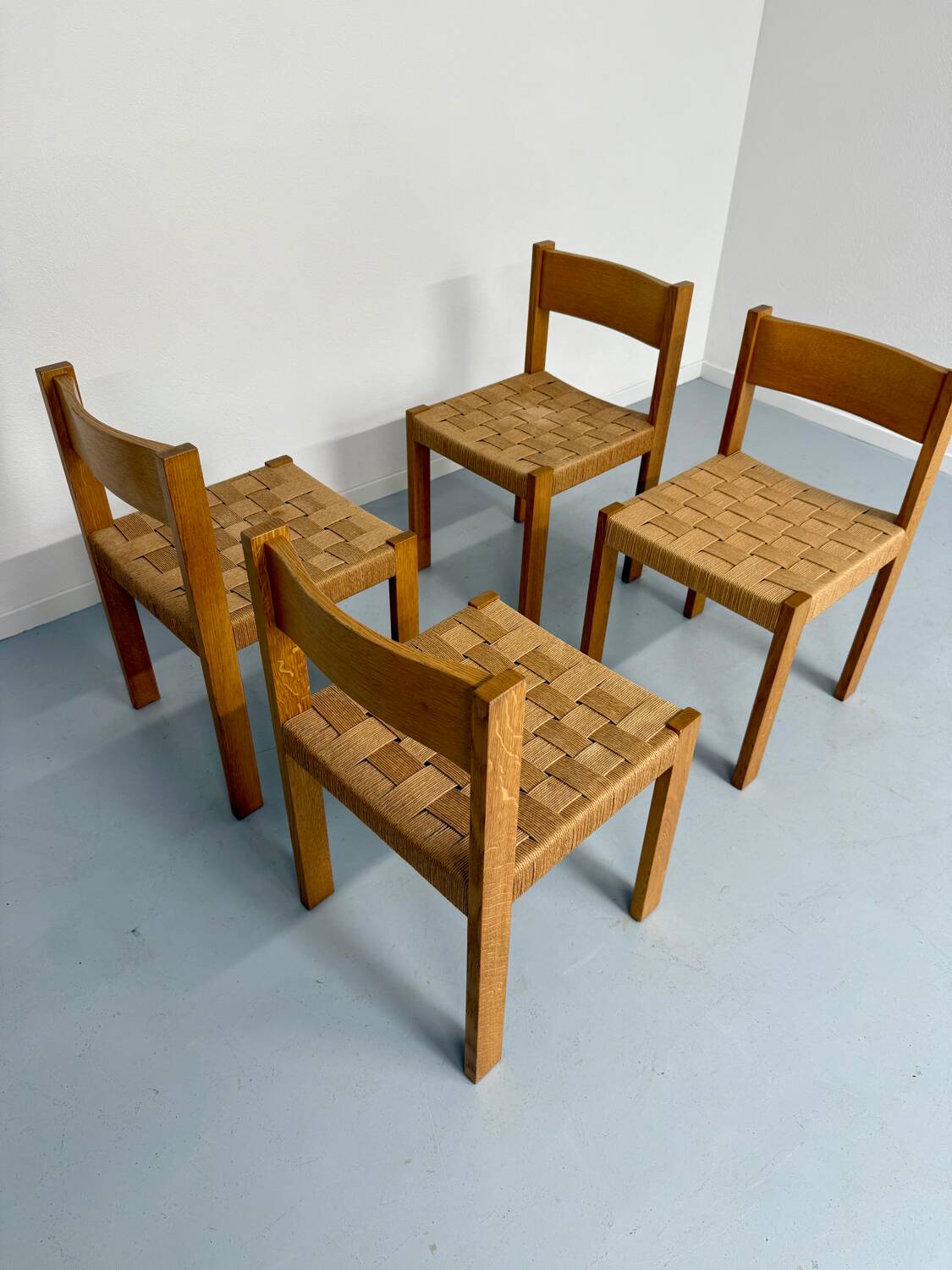 4 chaises bois et corde design Robert et Trix Haussmann  Dietiker vintage