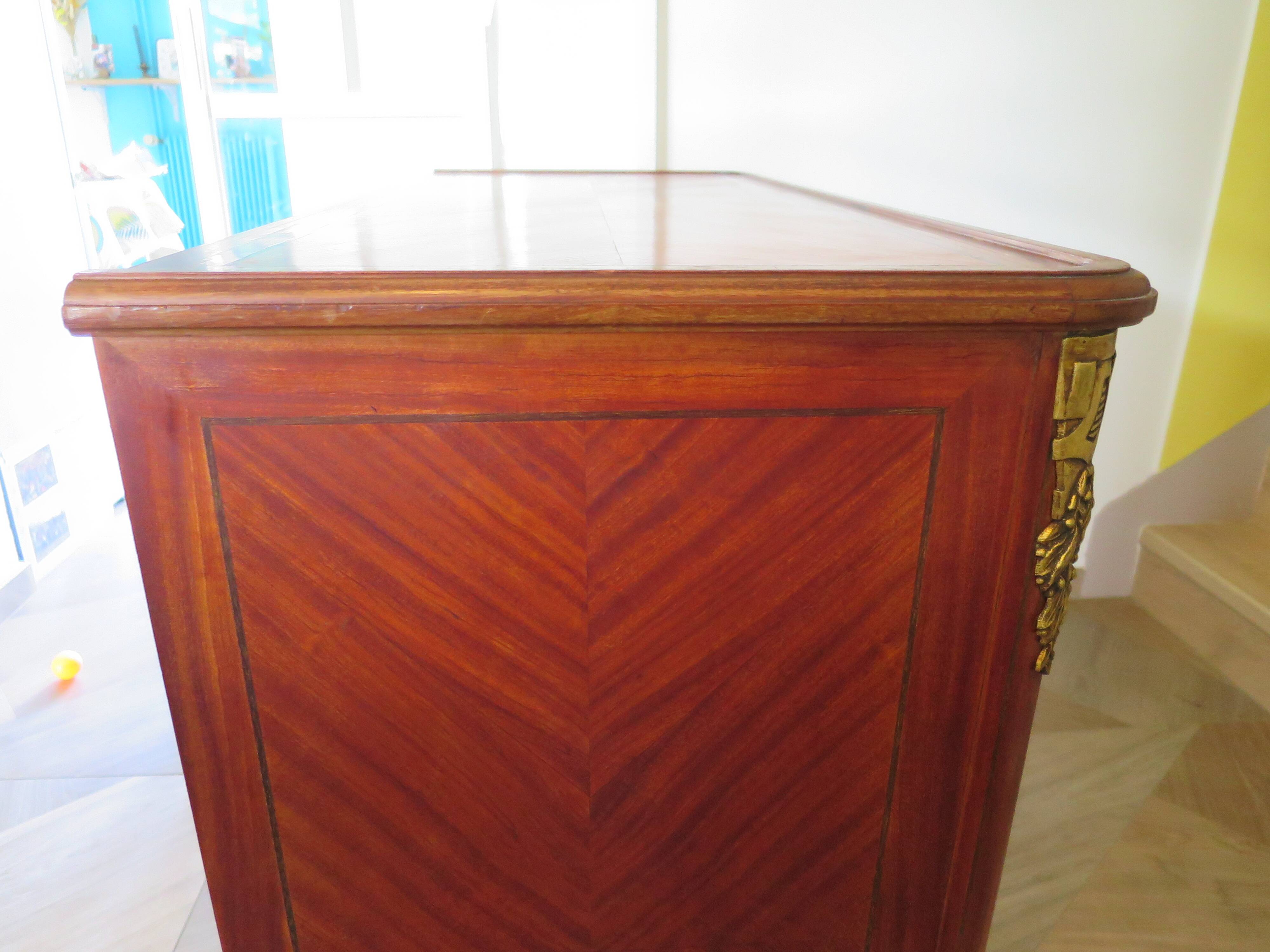 Louis XVI chest of drawers - Bronze - Butterfly wood veneer marquetry - 1930