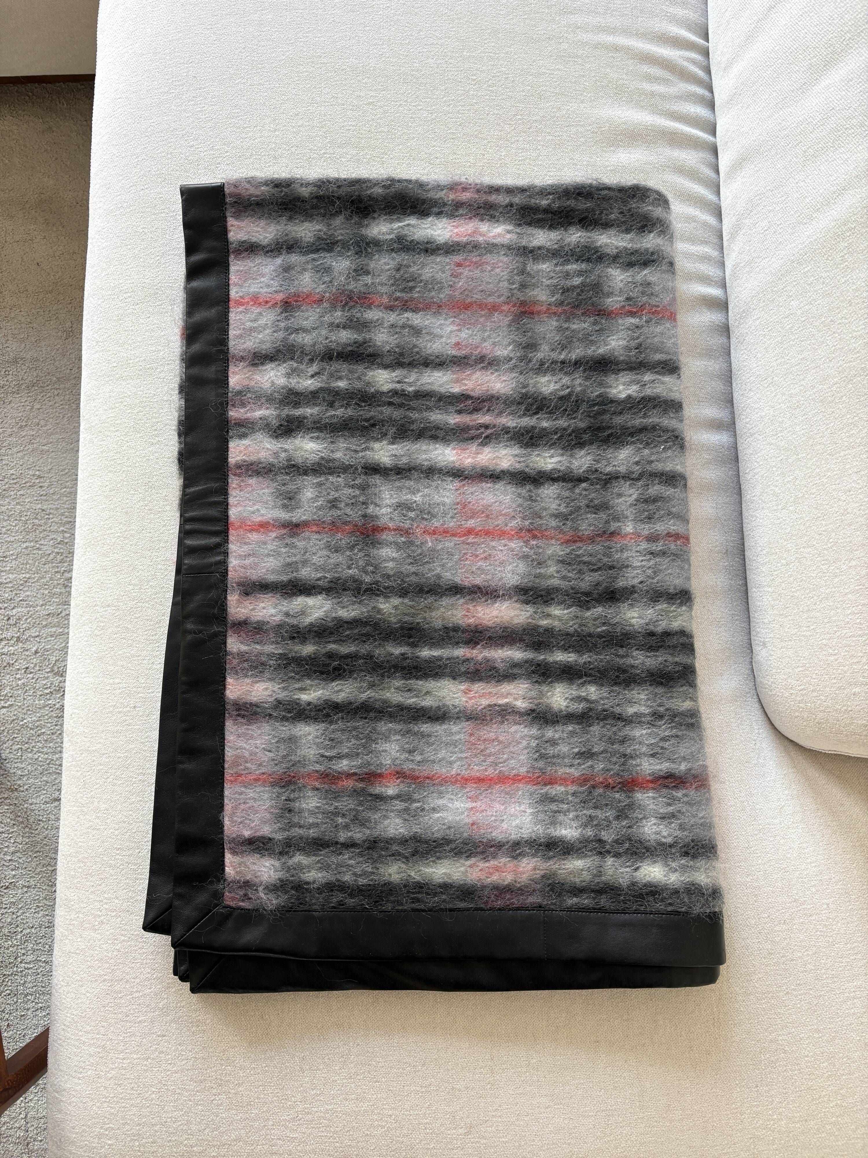 Prada Nouveau Plaid en Mohair