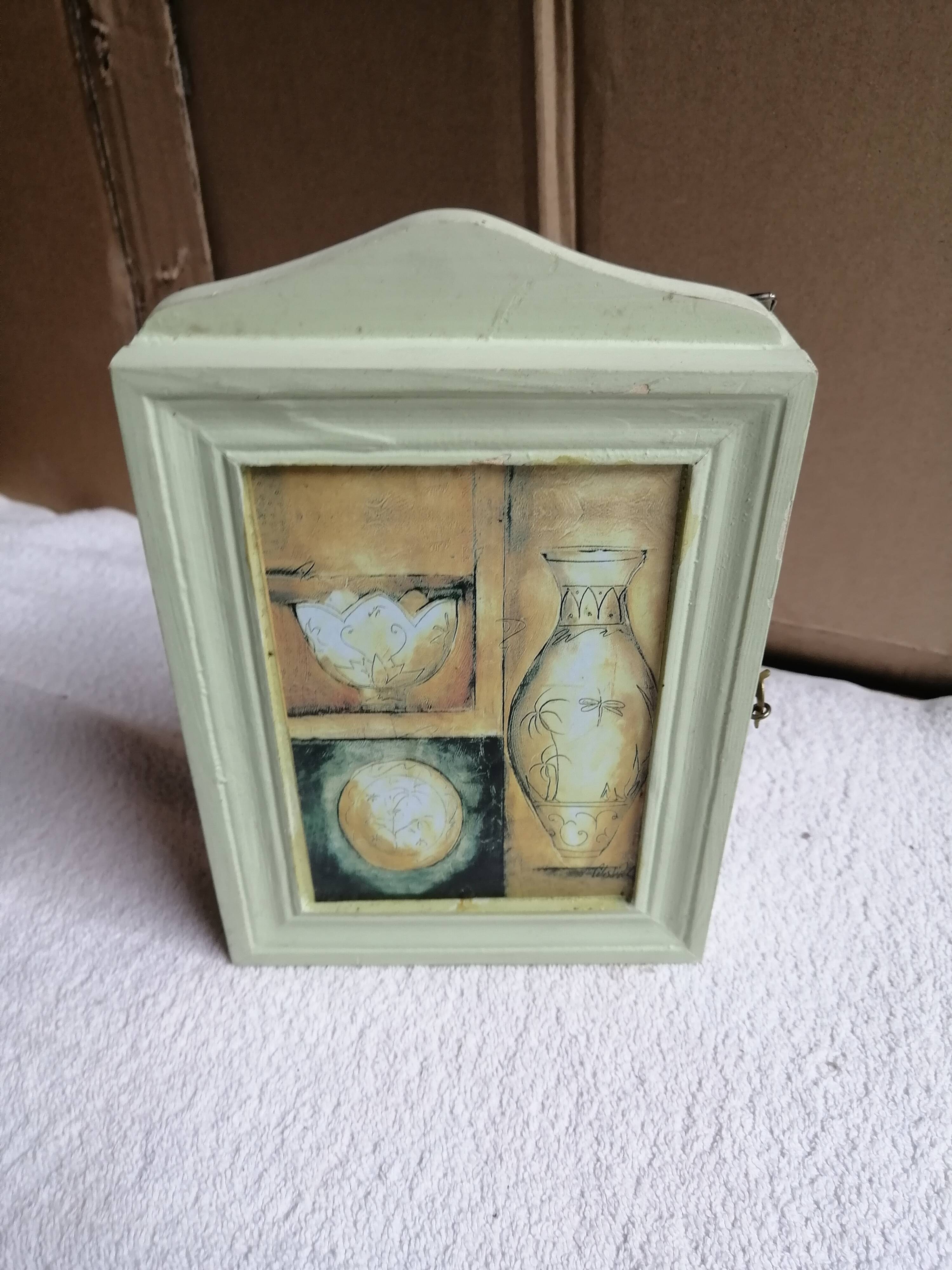 Wall-mounted wooden key box