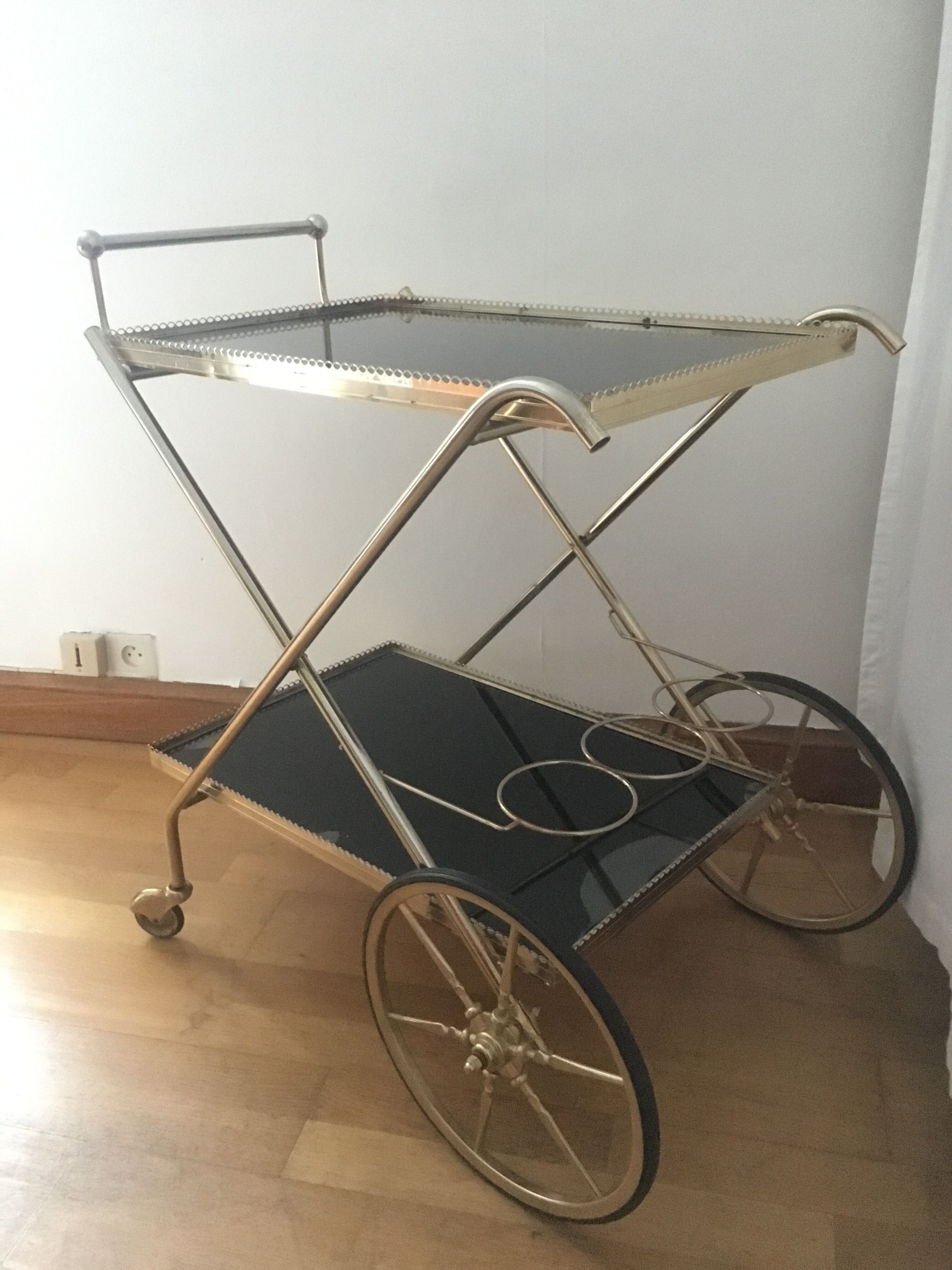 Vintage gold rolling dessert