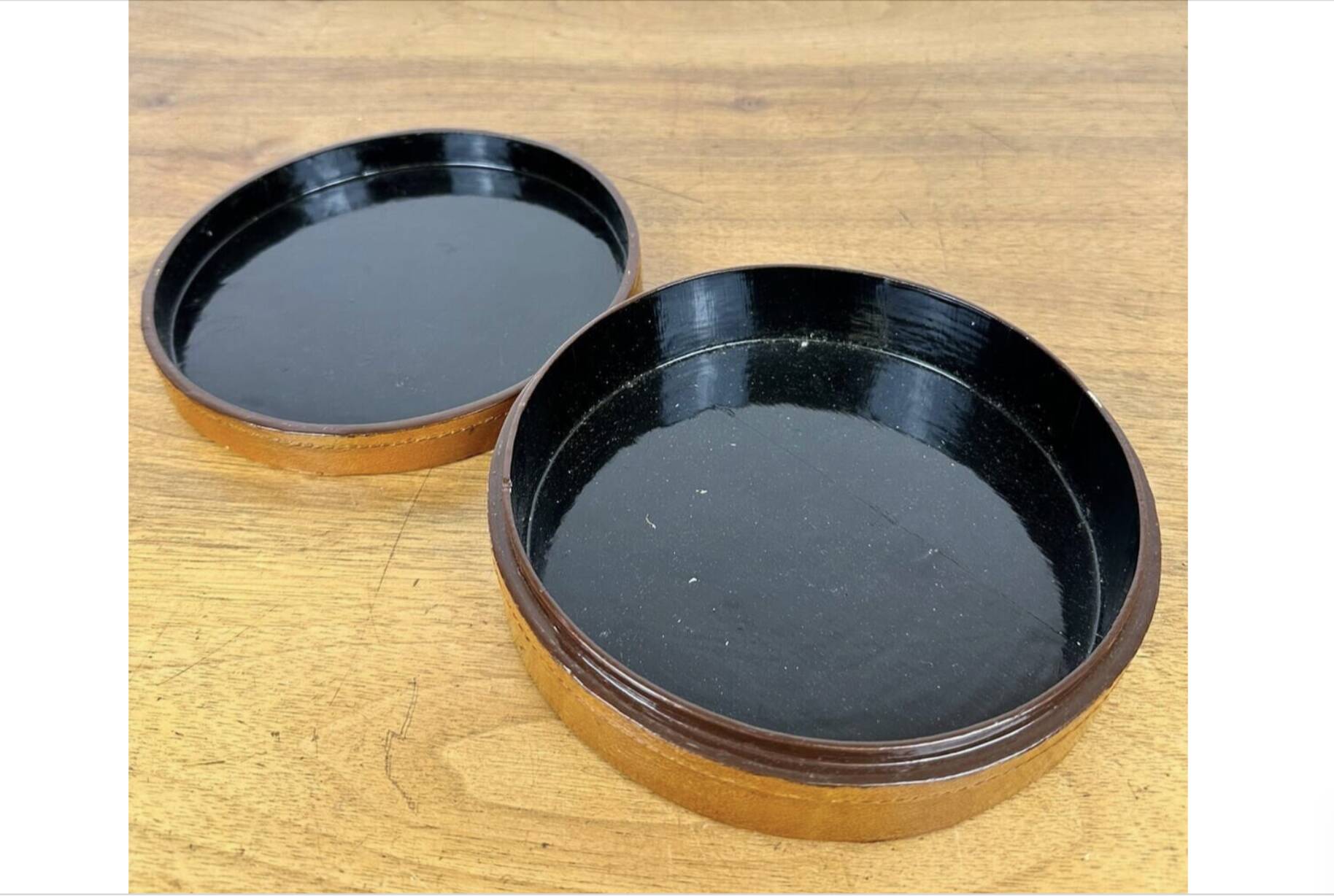 Boîte de rangement en bois laquée de forme ronde
