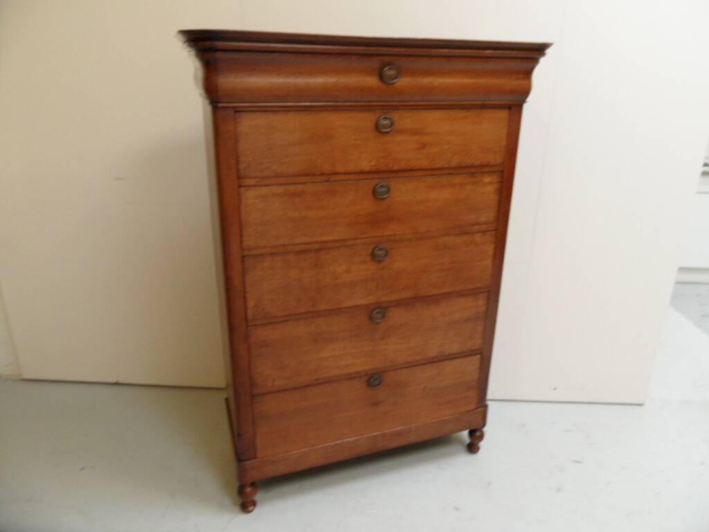 Antique oak chest of drawers  Chiffoniere