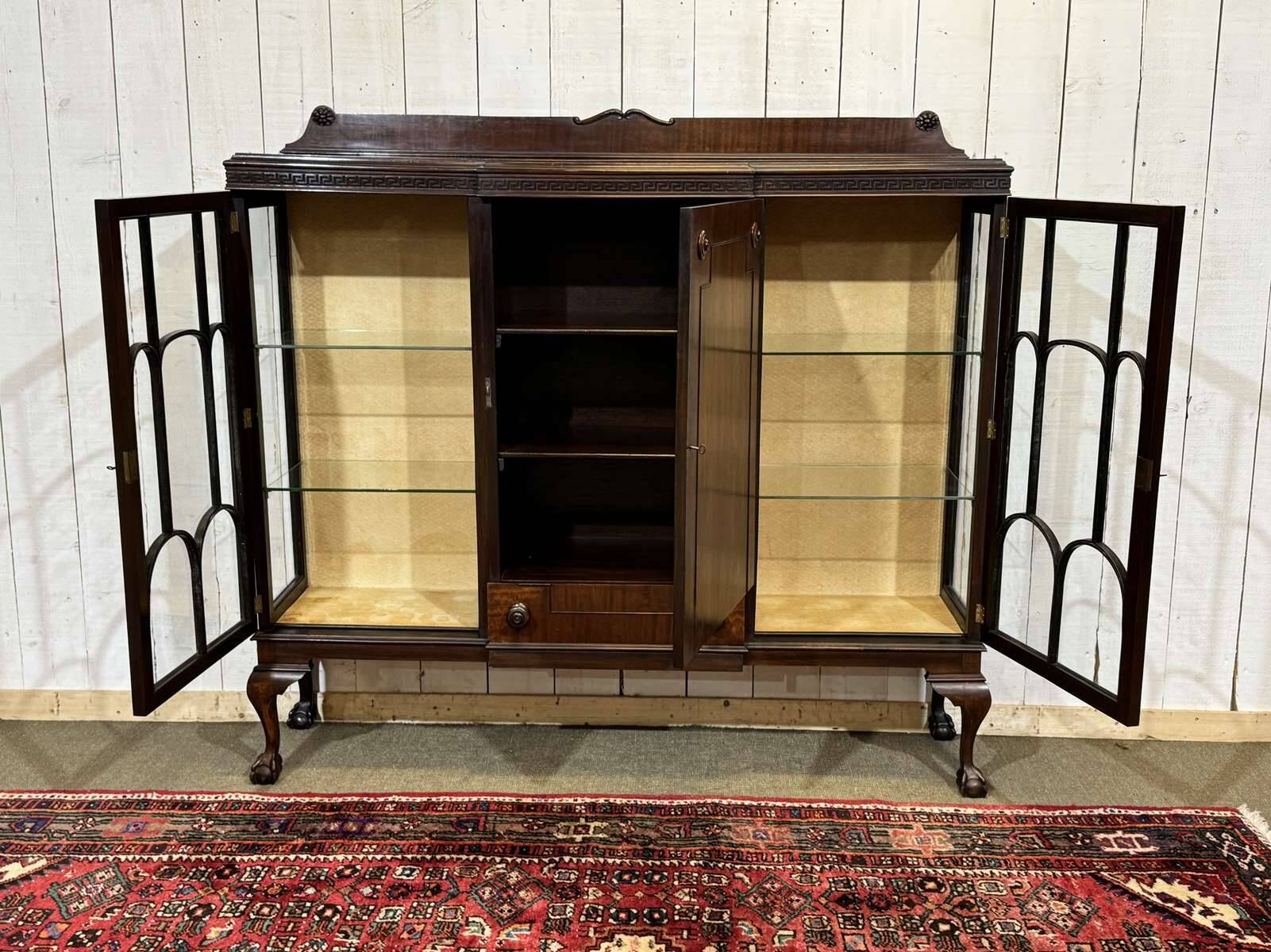 Vitrine Anglaise Chippendale 3 portes début XXème en acajou