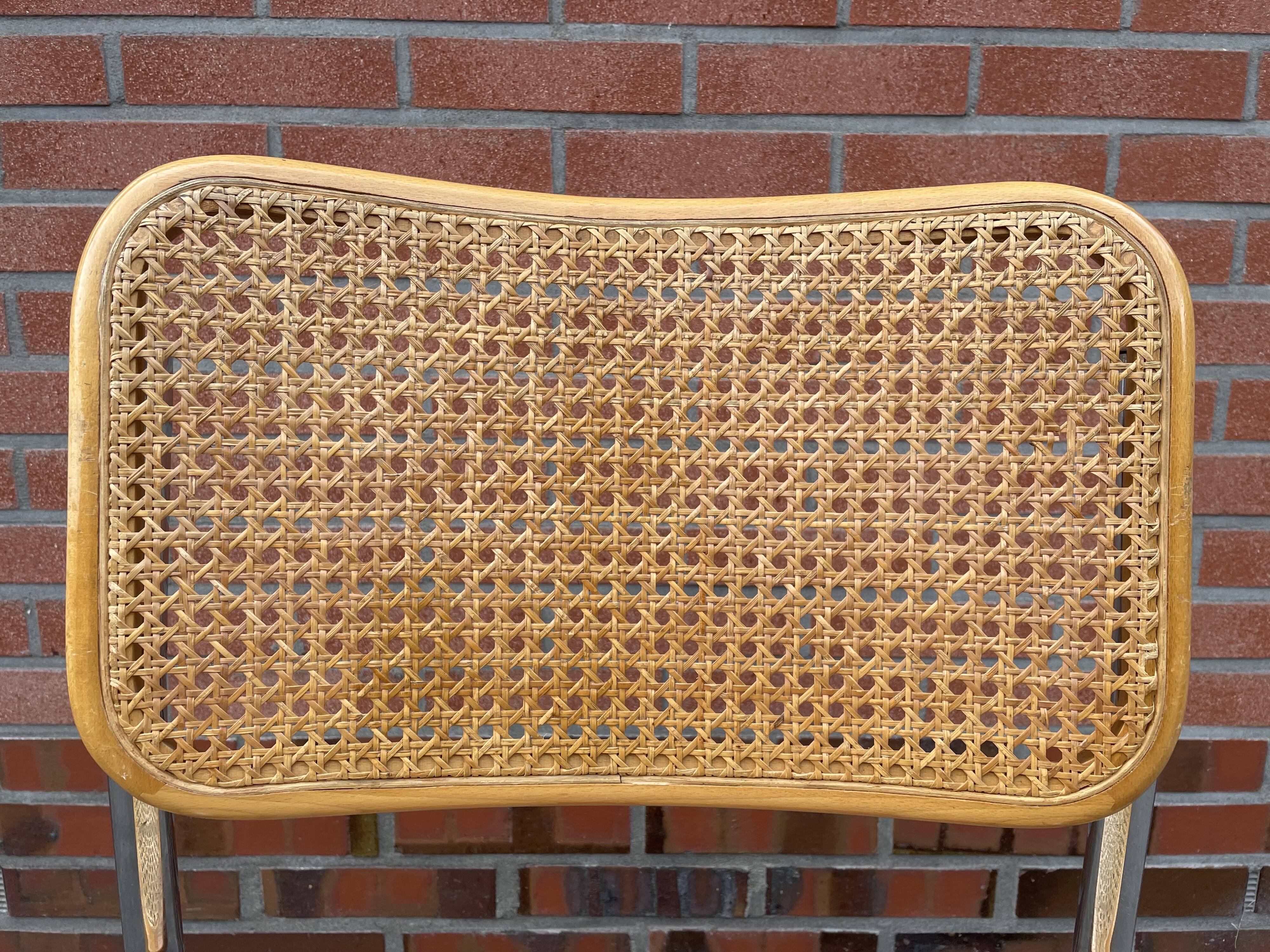 Ensemble de 4 Chaises vintage modèle Cesca B32 en chrome et bois